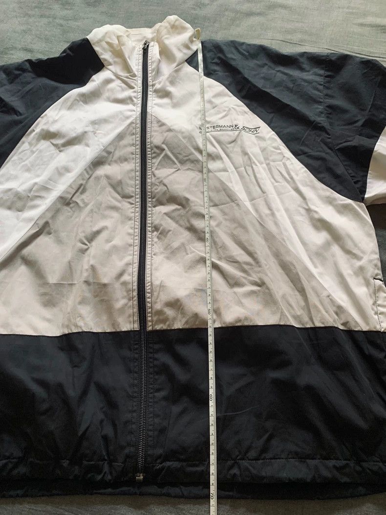 Vetements vetements Black, white and grey printed coach jacket 2504-N Size US M / EU 48-50 / 2 - 9 Thumbnail