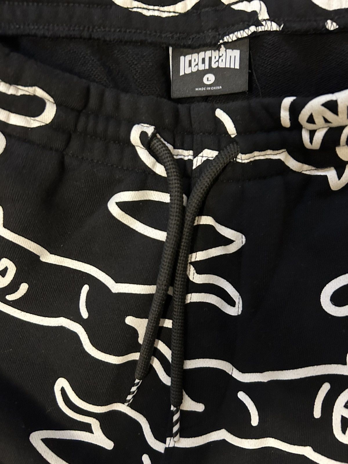 Billionaire Boys Club Billionaire Boys Club Allover Running Dog Shorts L Size US 34 / EU 50 - 2 Thumbnail