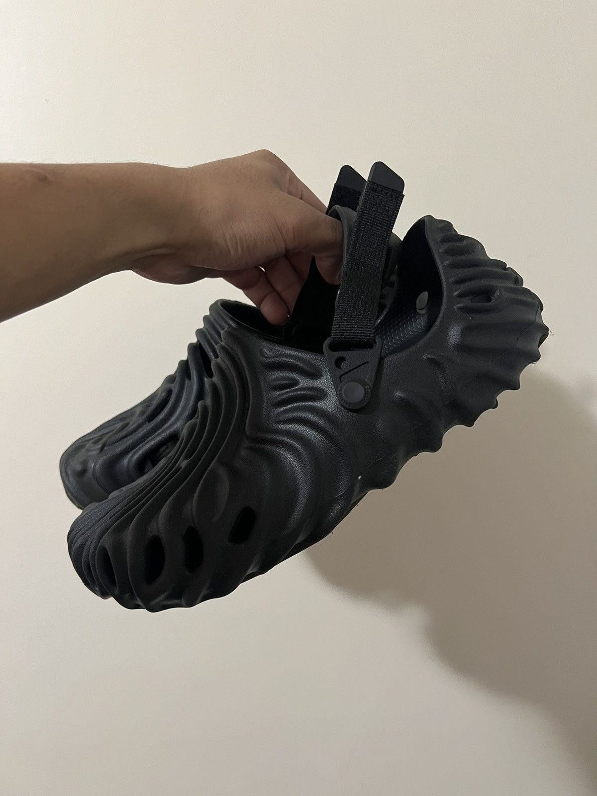 Crocs × Salehe Bembury Salehe Bembury Sasquatch Crocs Size US 9 / EU 42 - 3 Thumbnail