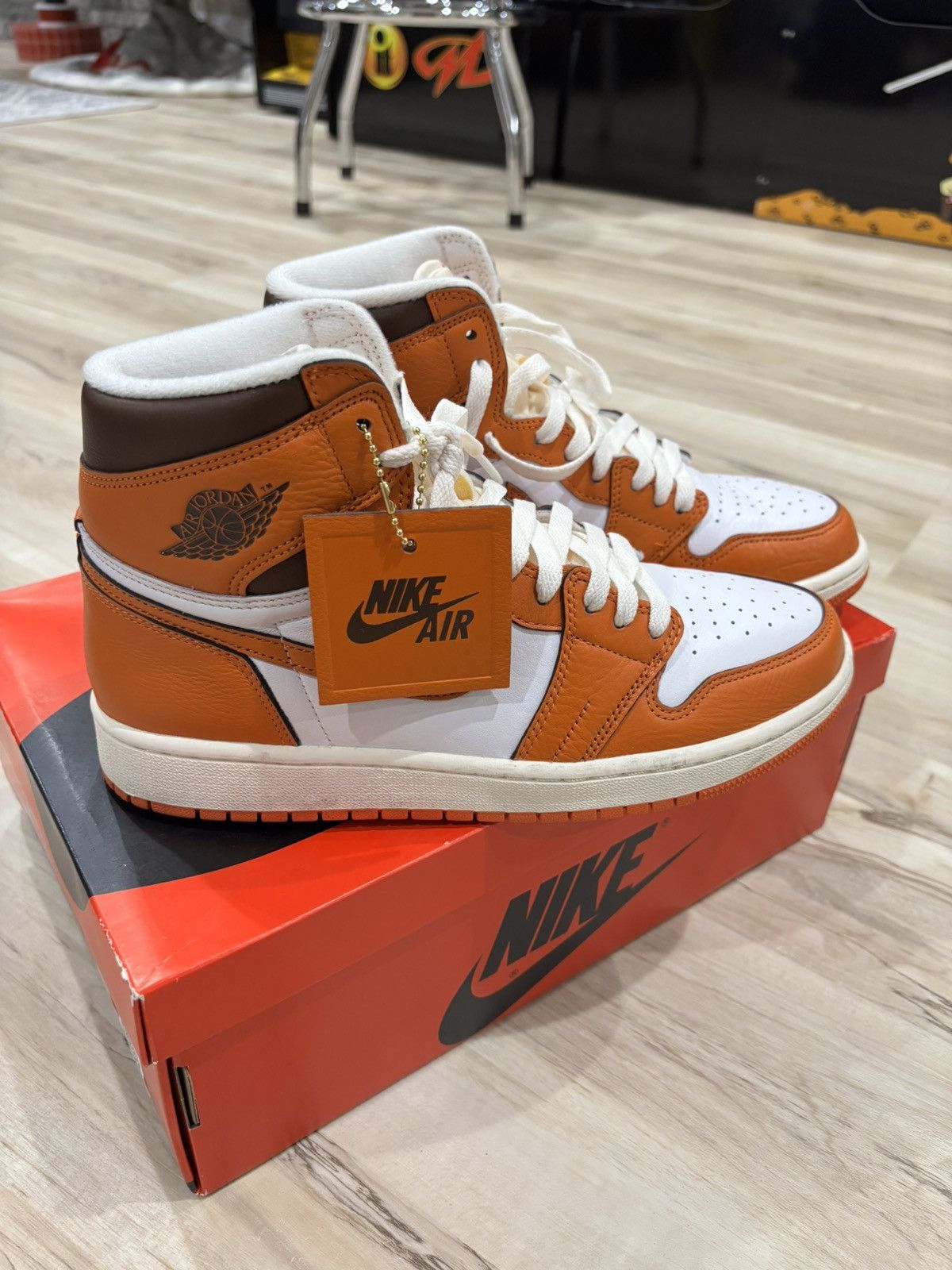 Jordan Brand Jordan 1 starfish Size US 8.5 / EU 41-42 - 3 Thumbnail