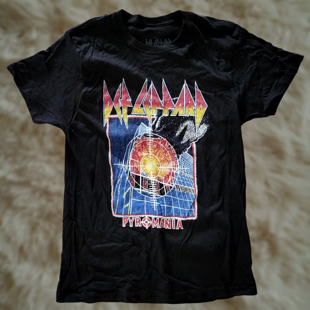 Vintage Def Leppard Pyromania Album Cover T Shirt Tee Black Medium Mens Graphic Tee 80s Rock New! Size US M / EU 48-50 / 2 - 1 Thumbnail