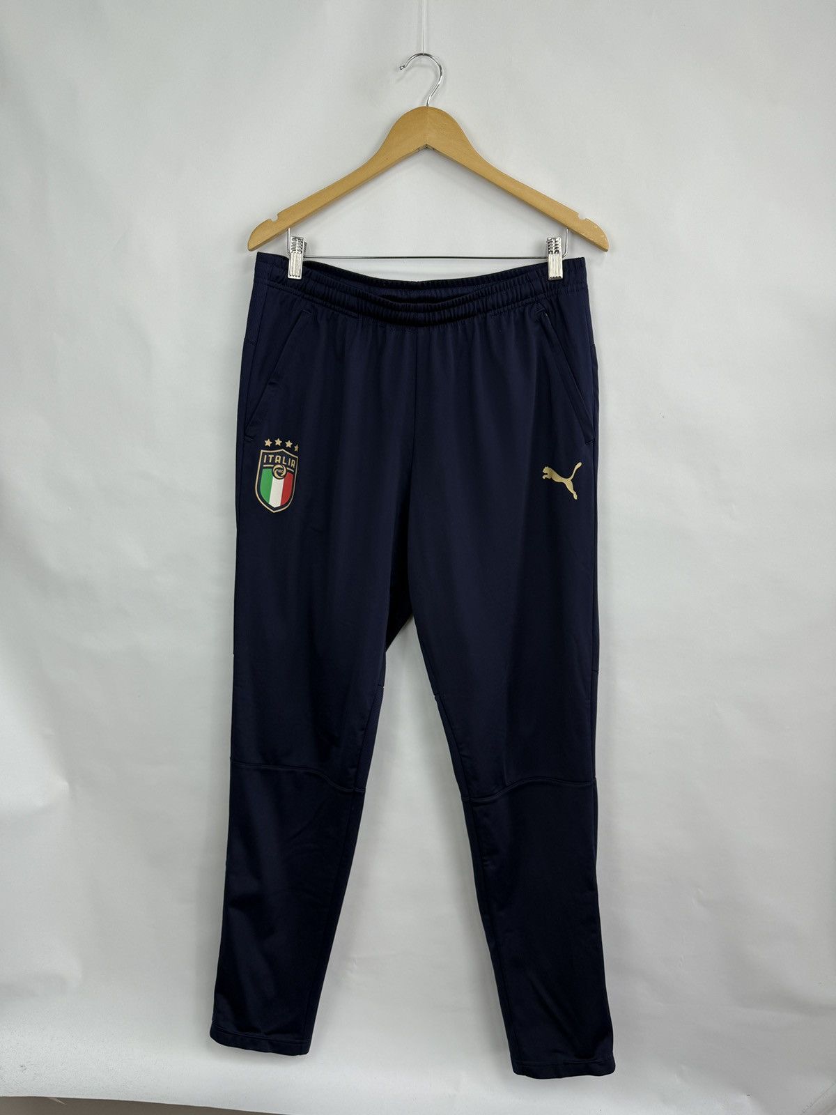 Puma 🇮🇹 2019 Puma Italy Soccer Jogger Pants Jersey Retro Rare Hype Size US 34 / EU 50 - 2 Thumbnail