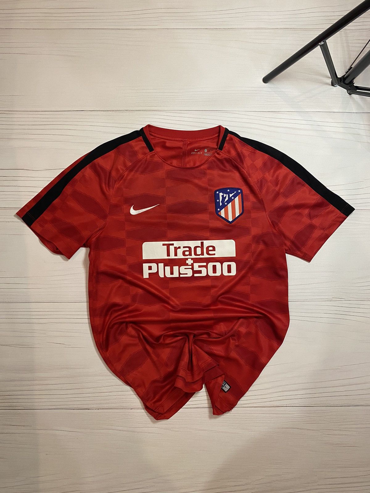 Nike Atletico Madrid 2017/18 pre-match soccer football t shirt Size US M / EU 48-50 / 2 - 1 Thumbnail