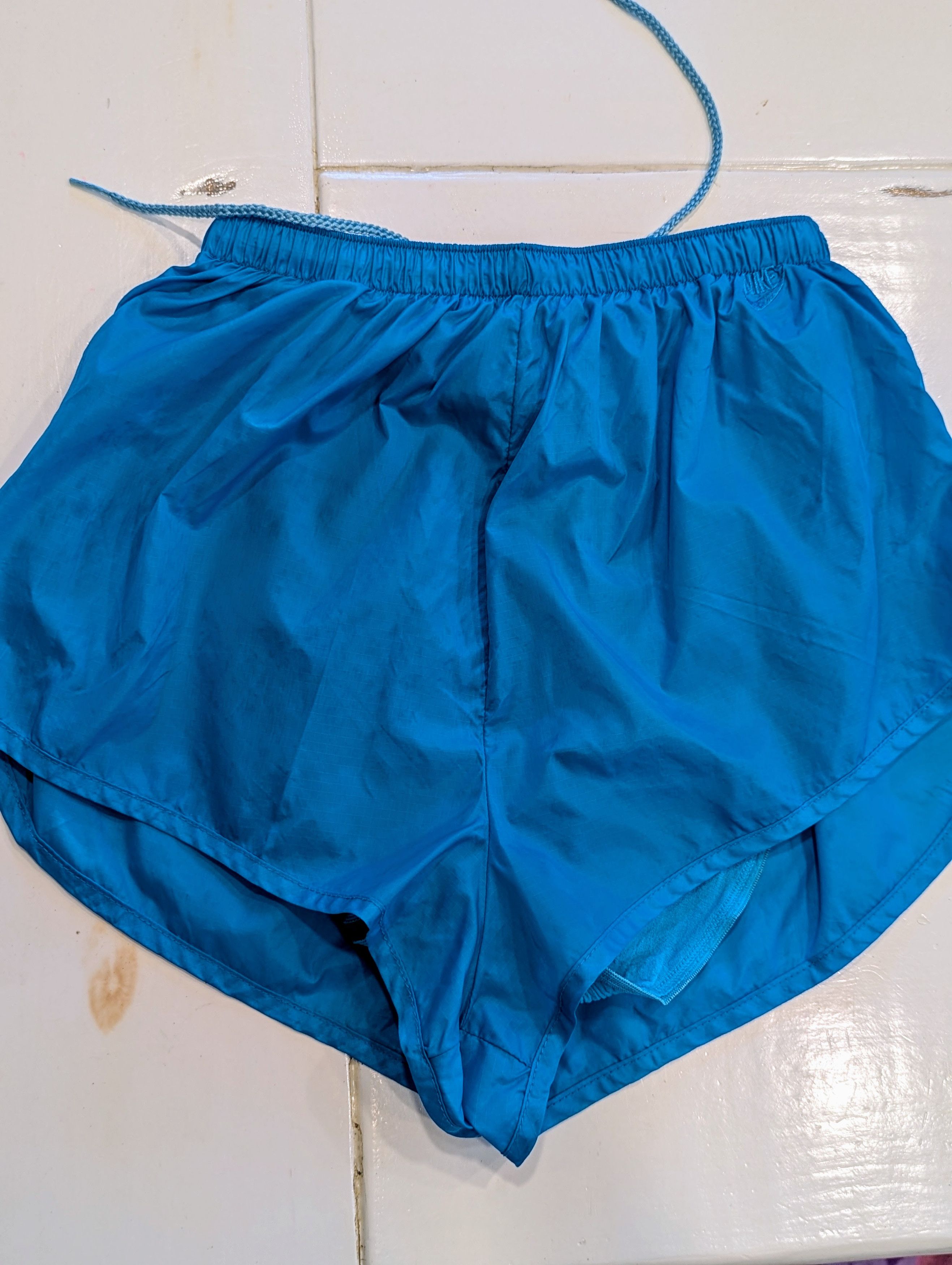Nike Vintage 80s Nike Nylon Sprinter Shorts Blue Size M Rare Size 27" / US 4 / IT 40 - 3 Thumbnail