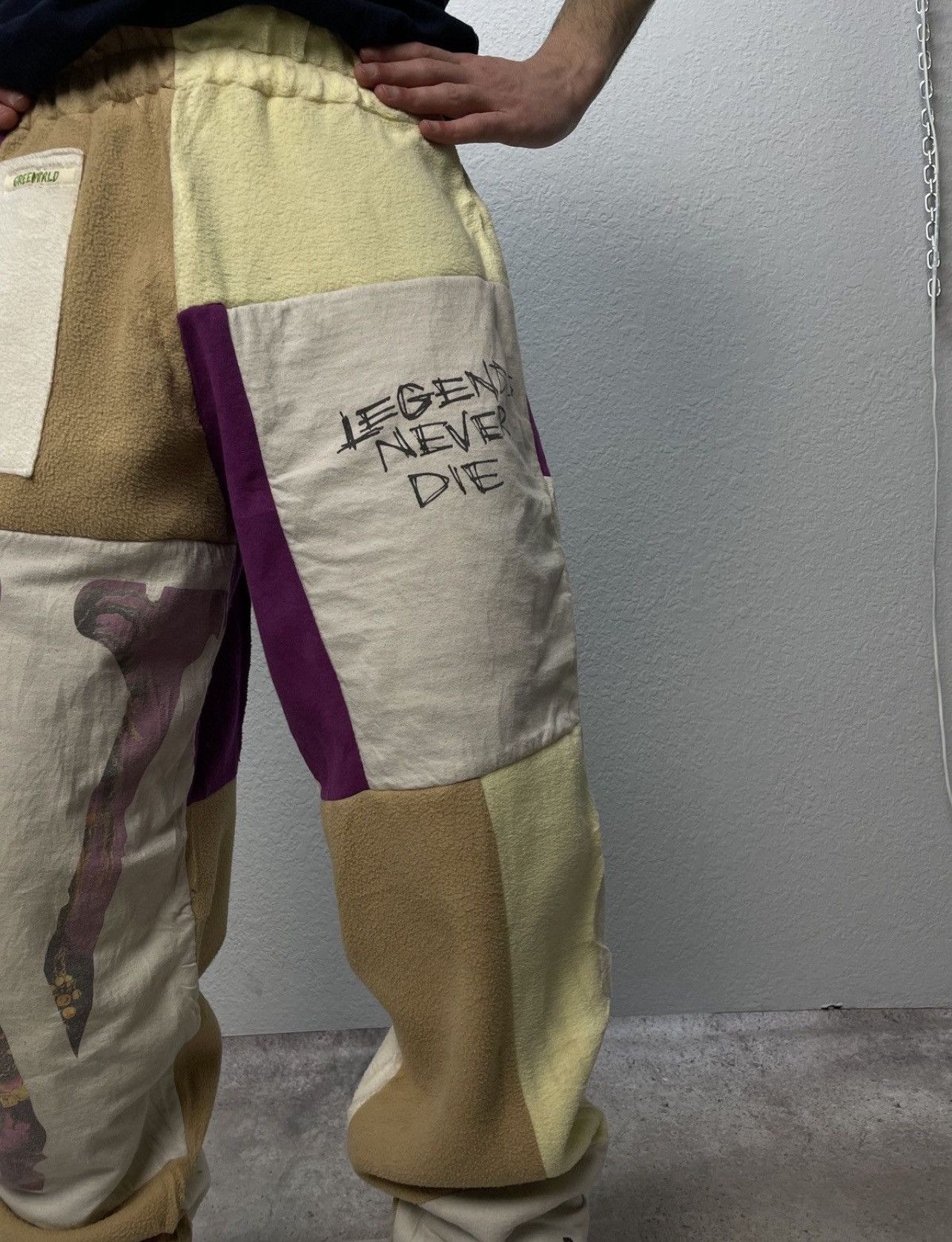 Vintage Vintage y2k Jucie Wrld x Vlone Hand Made Baggy Joggers Pants Size US 33 - 13 Thumbnail