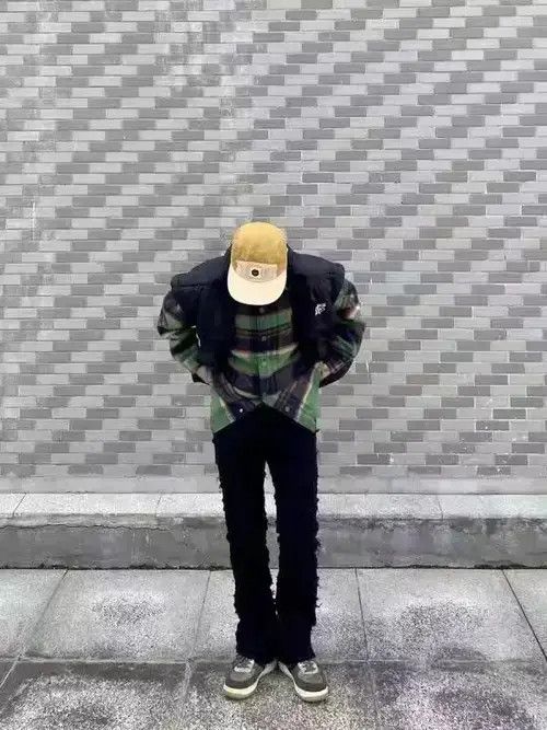 Japanese Brand Mens High Street Retro Ripped Pants Oversize Denim Trousers Size US 33 - 2 Thumbnail