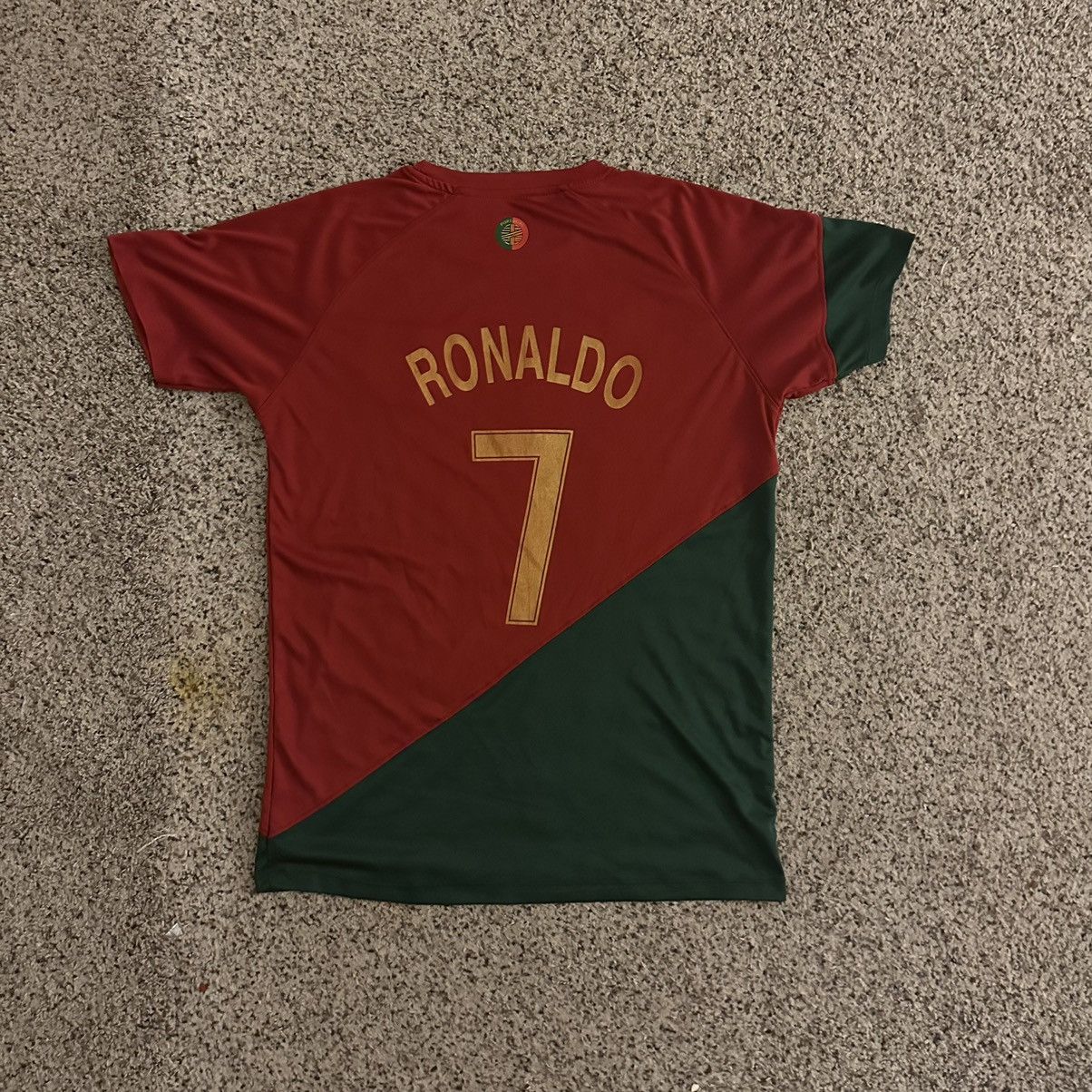 Vintage Vintage Portugal Ronaldo Jersey Size US L / EU 52-54 / 3 - 4 Thumbnail