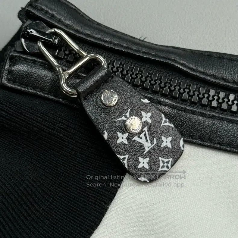 Louis Vuitton Louis Vuitton White presbyopic leather double-zip flocked Size US M / EU 48-50 / 2 - 7 Thumbnail