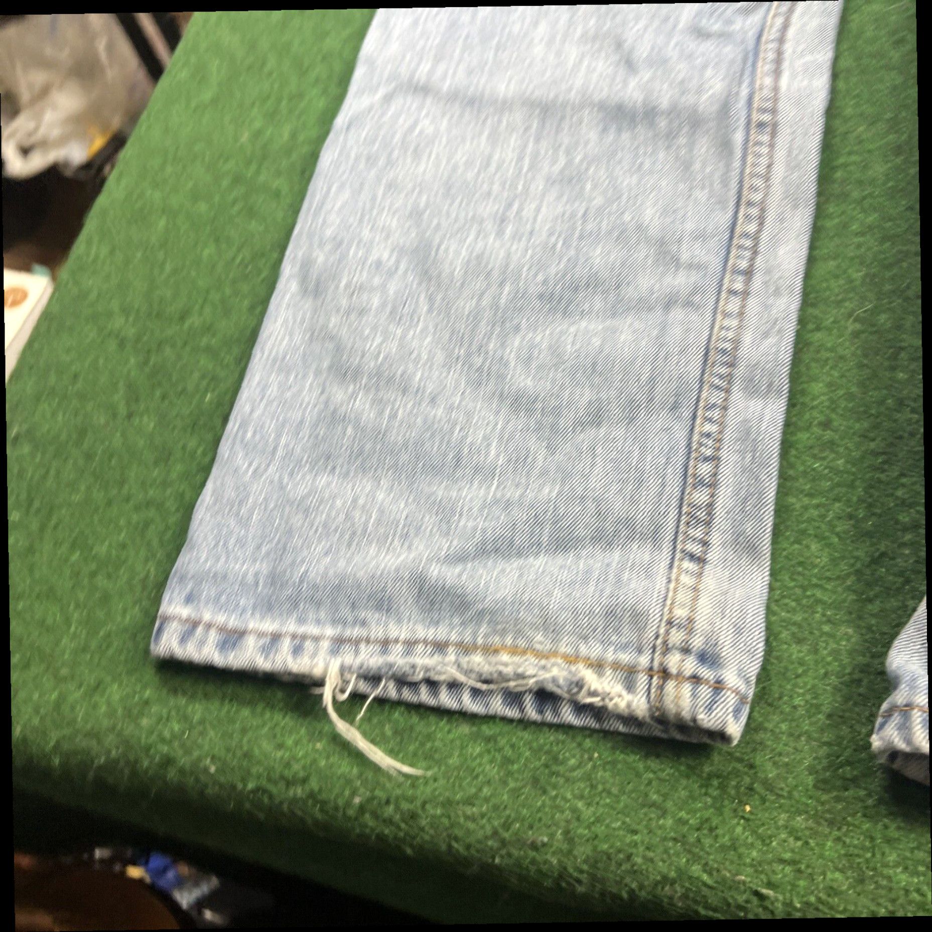 Levi's LEVI'S 505 Jeans Mens 38x32 Blue Creased Whiskered Hiking Camping Farm Work Size US 38 / EU 54 - 6 Thumbnail