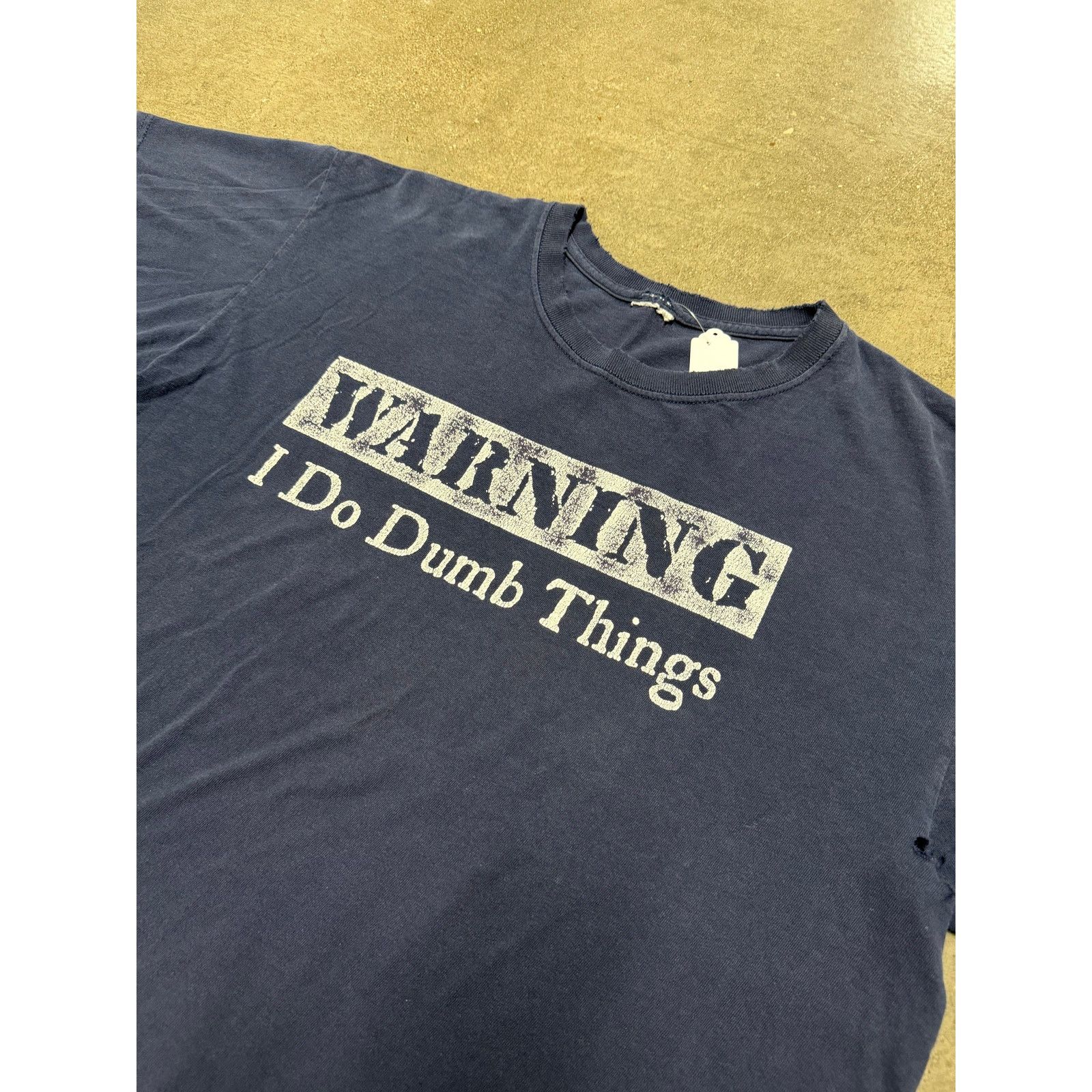 Vintage Vintage Y2k "I Do Dumb Things" Distressed T-Shirt Size US L / EU 52-54 / 3 - 2 Thumbnail