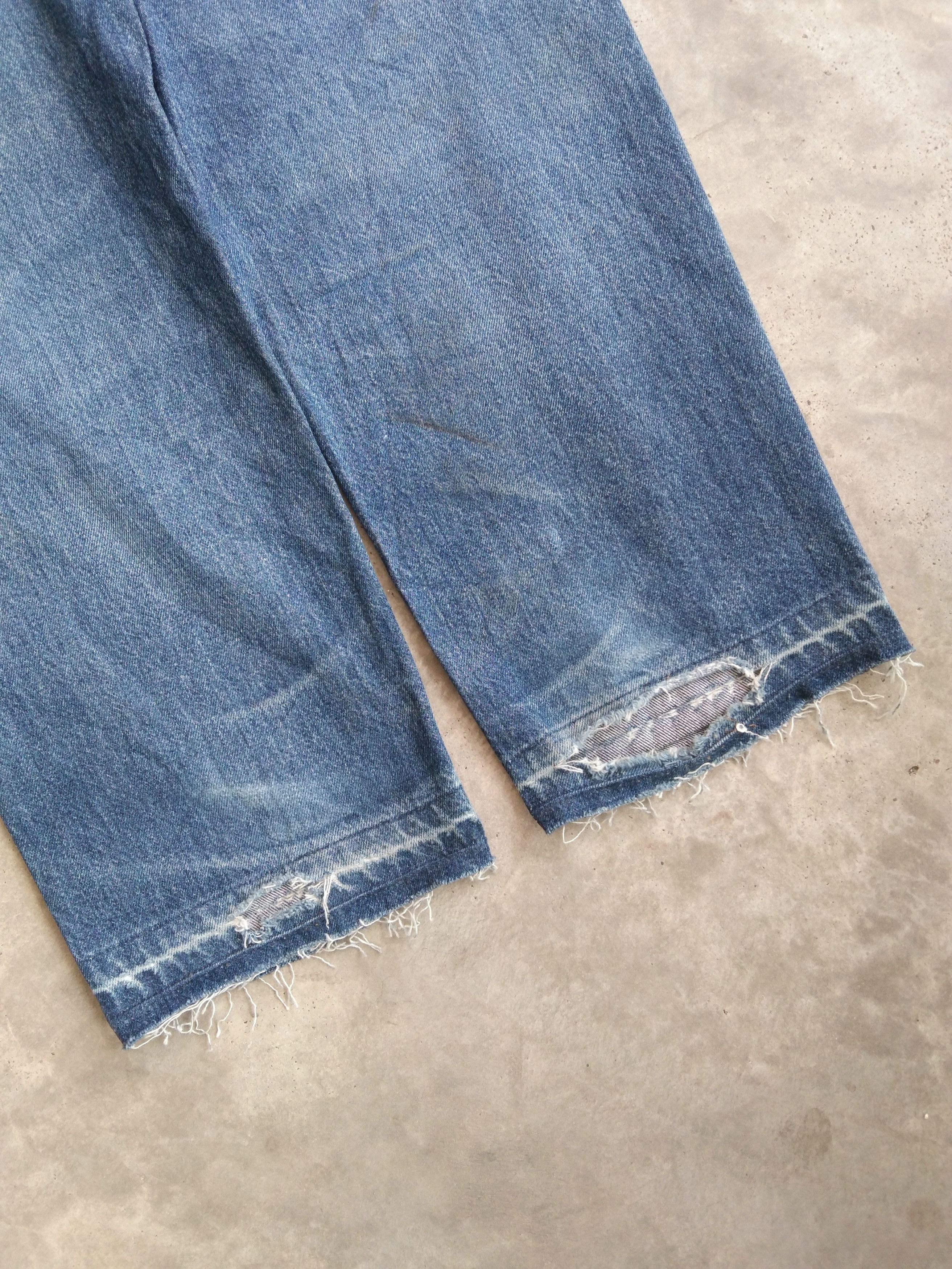 Uniqlo Vintage Faded Blue Uniqlo Distressed Jeans 32x28 Size US 32 / EU 48 - 3 Thumbnail