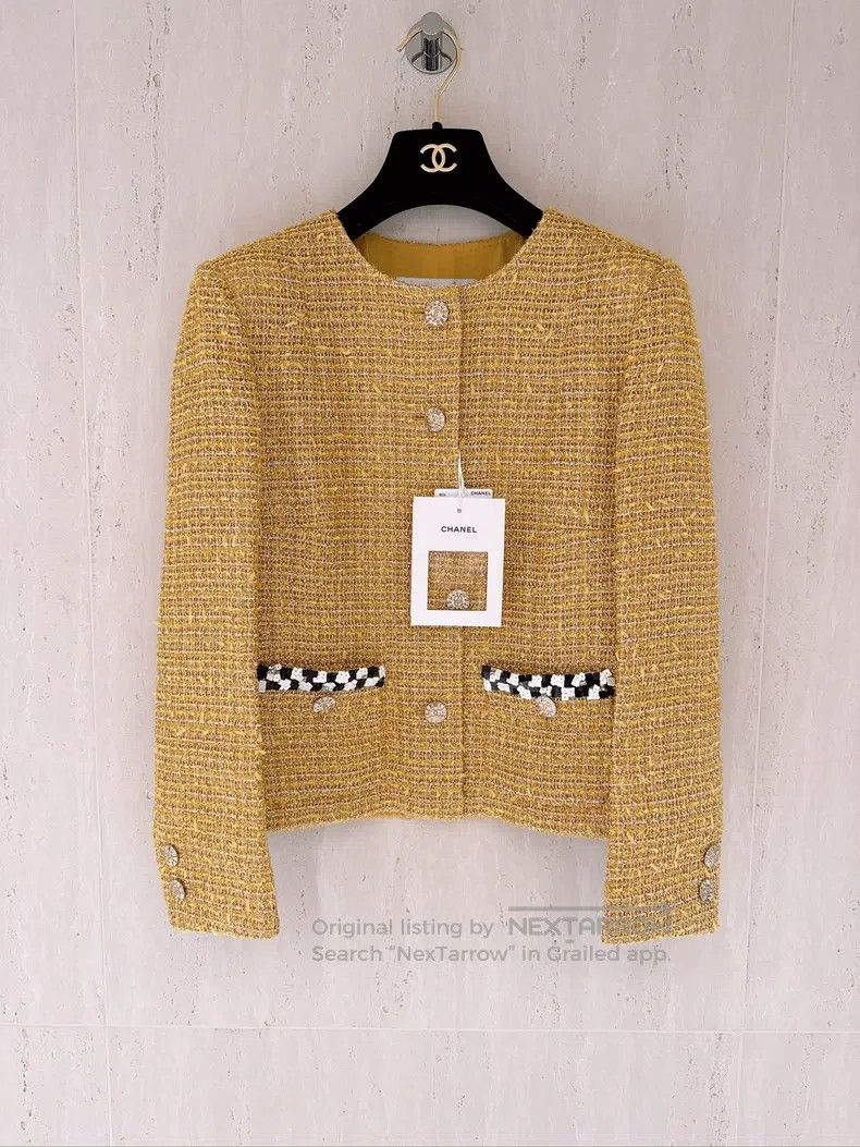 Chanel Chanel 24C early spring vacation golden glitter tweed jack Size XS / US 0-2 / IT 36-38 - 1 Thumbnail