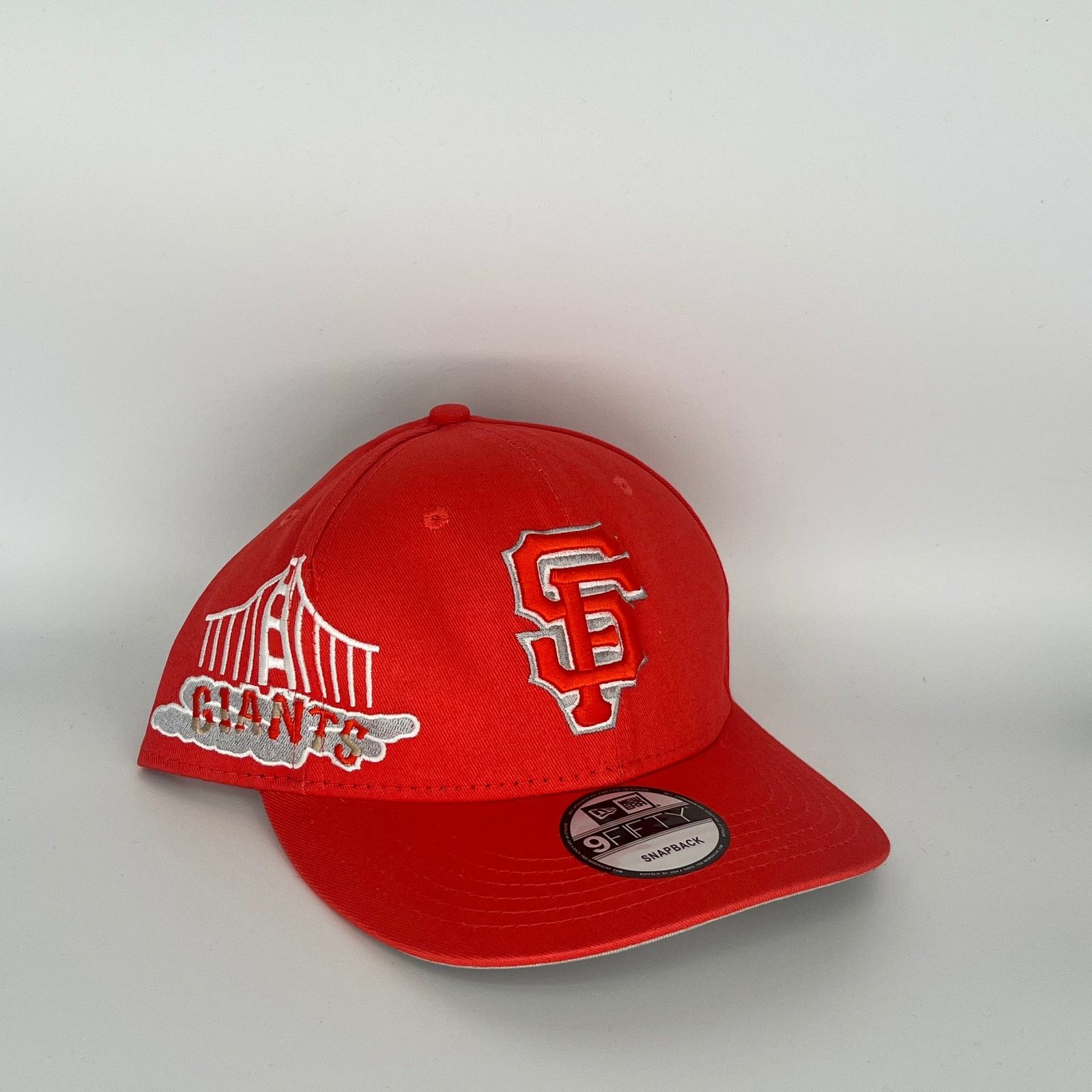 New Era Red San Francisco Giants Golden Gate Bridge GIANTS New Era Size ONE SIZE - 1 Thumbnail