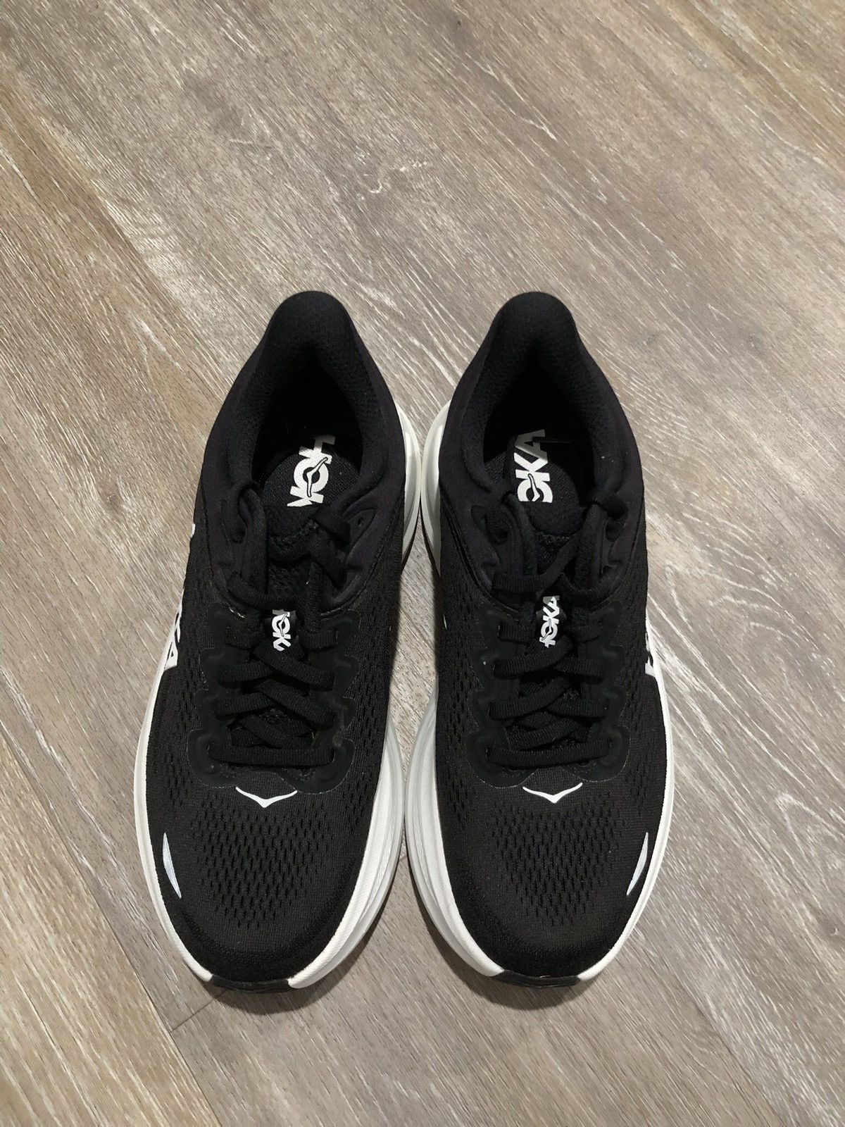 Hoka Hoka Bondi 9 Shoes Womens Size 7 Black White Running Sneaker Size US 7 / IT 37 - 2 Thumbnail