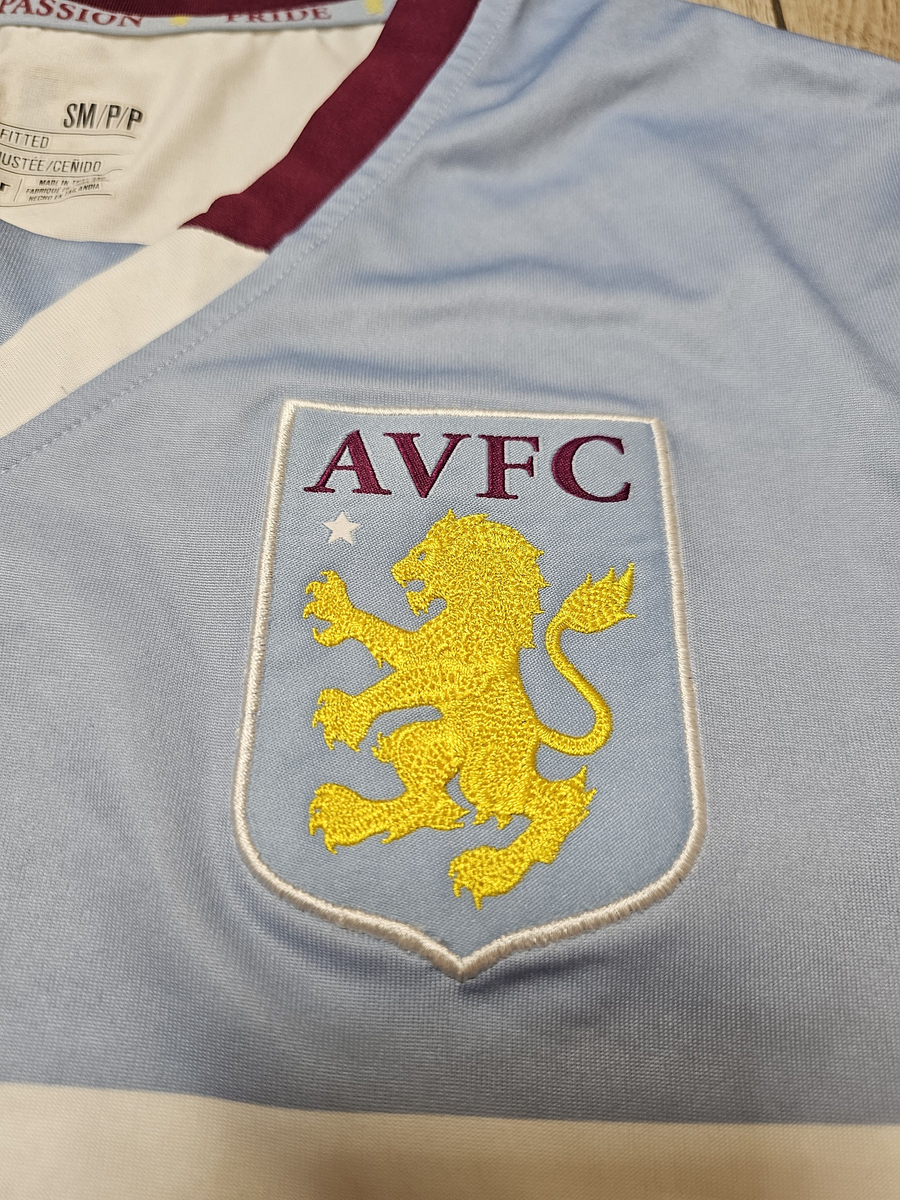 Under Armour ASTON VILLA 2022 2023 THIRD FOOTBALL SHIRT SOCCER JERSEY Size US S / EU 44-46 / 1 - 4 Thumbnail