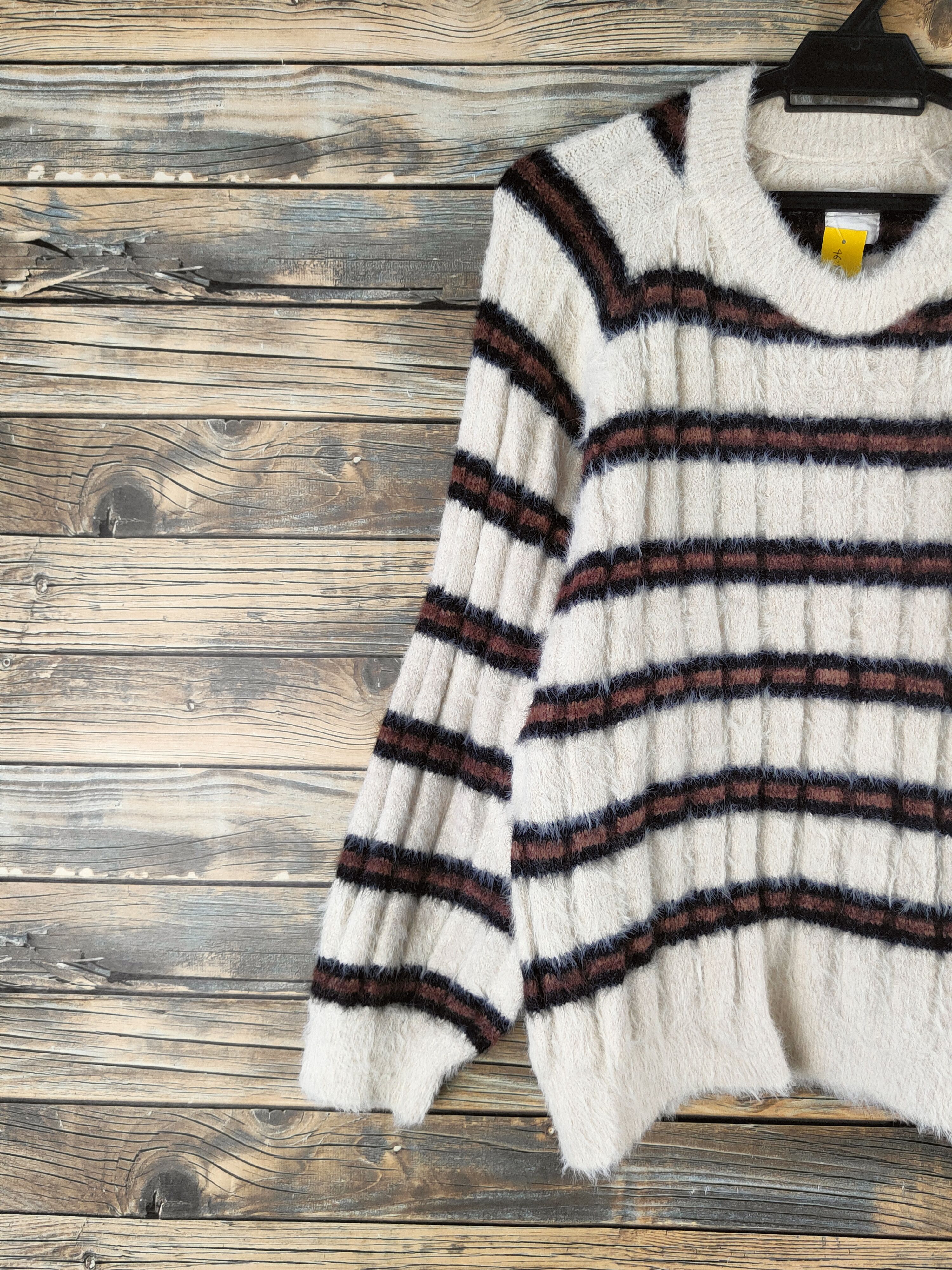 Japanese Brand DL Flove Beige Fur Mohair Knitwear #46-994 Size M / US 6-8 / IT 42-44 - 3 Thumbnail