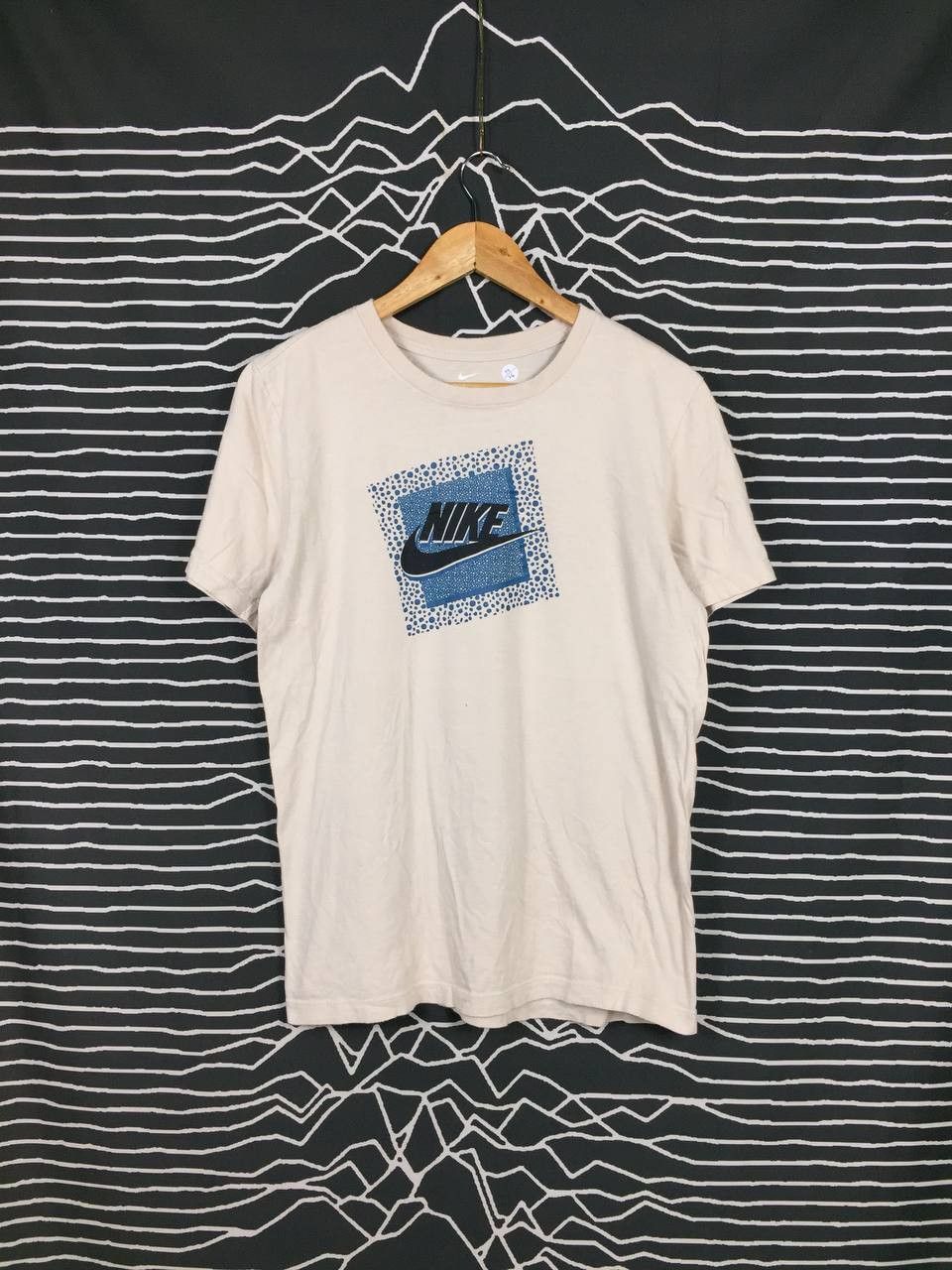 Nike × Vintage The Nike Tee Nike Swoosh Center Logo Sportswear Tee Size US S / EU 44-46 / 1 - 1 Thumbnail