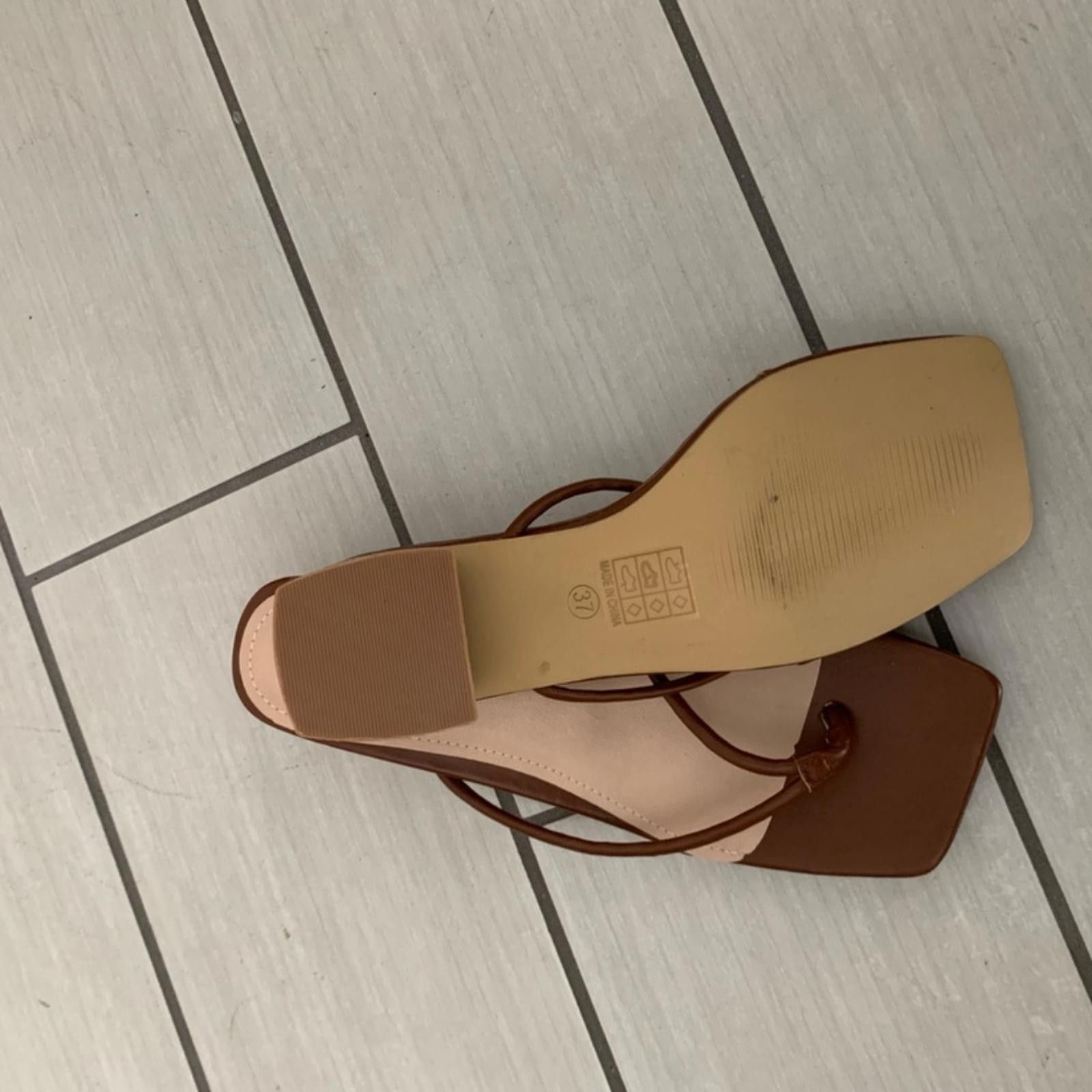 Lulus LULUS NEW sandals chunky heel Size US 6 / IT 36 - 3 Thumbnail
