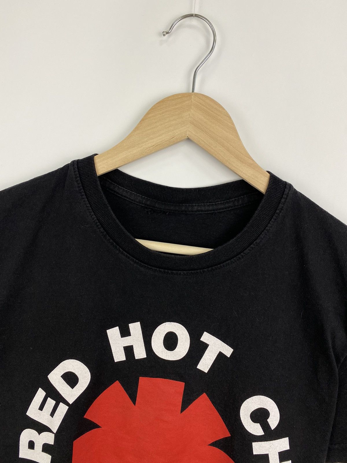 Band Tees 🇺🇸 Vintage Y2K Red Hot Chili Peppers T-Shirt Rare Retro Hype Size US M / EU 48-50 / 2 - 5 Thumbnail