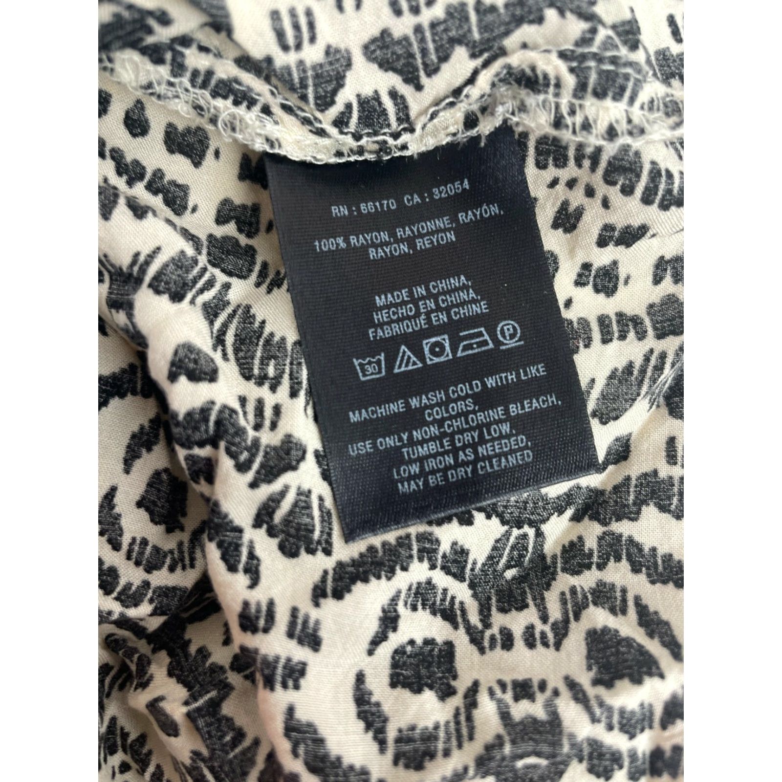 Vintage Vanessa Virginia Tunic Blouse Women's Size Small Long Sleeve V-Neck Black Tan Shirts/Blouse Womens Small V-Neck Tunic Size S / US 4 / IT 40 - 8 Thumbnail