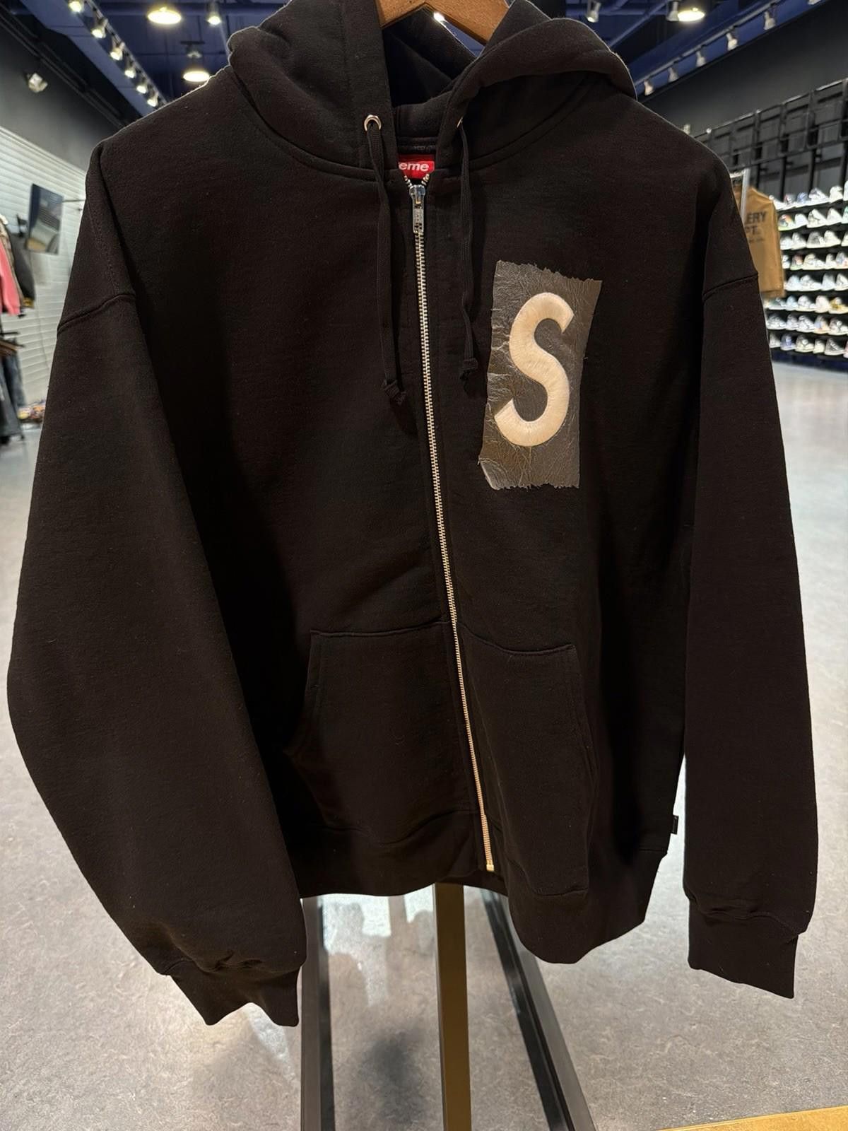 Supreme Supreme S Logo Zip Up Hooded Sweatshirt (Large) NEW Size US L / EU 52-54 / 3 - 3 Thumbnail
