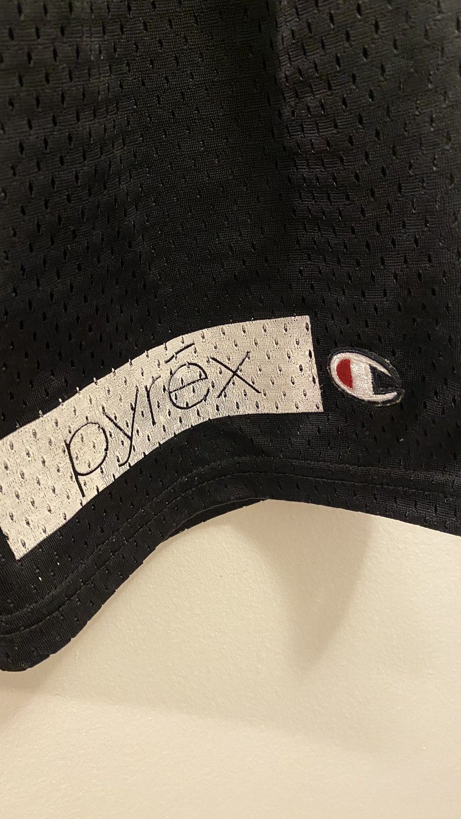 Pyrex Vision Virgil Abloh Pyrex Vision OG black mesh Champion shorts Size US 30 / EU 46 - 9 Thumbnail
