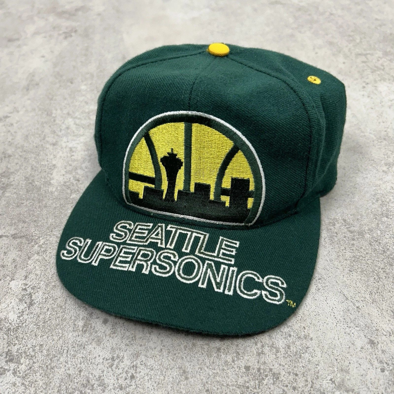 NBA × Vintage SEATTLE SUPERSONICS SIGNATURE AJD MIRROR SNAPBACK SIZE FREE Size ONE SIZE - 1 Thumbnail