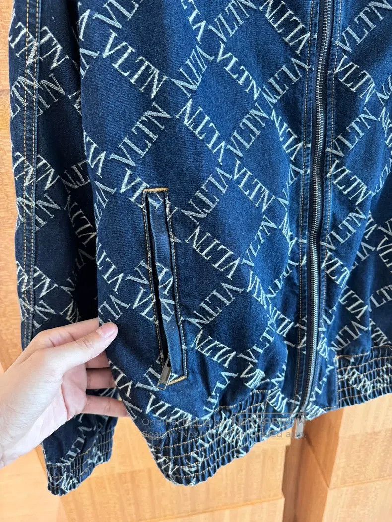 Valentino Valentino Embossed denim jacket Size M / US 6-8 / IT 42-44 - 4 Thumbnail