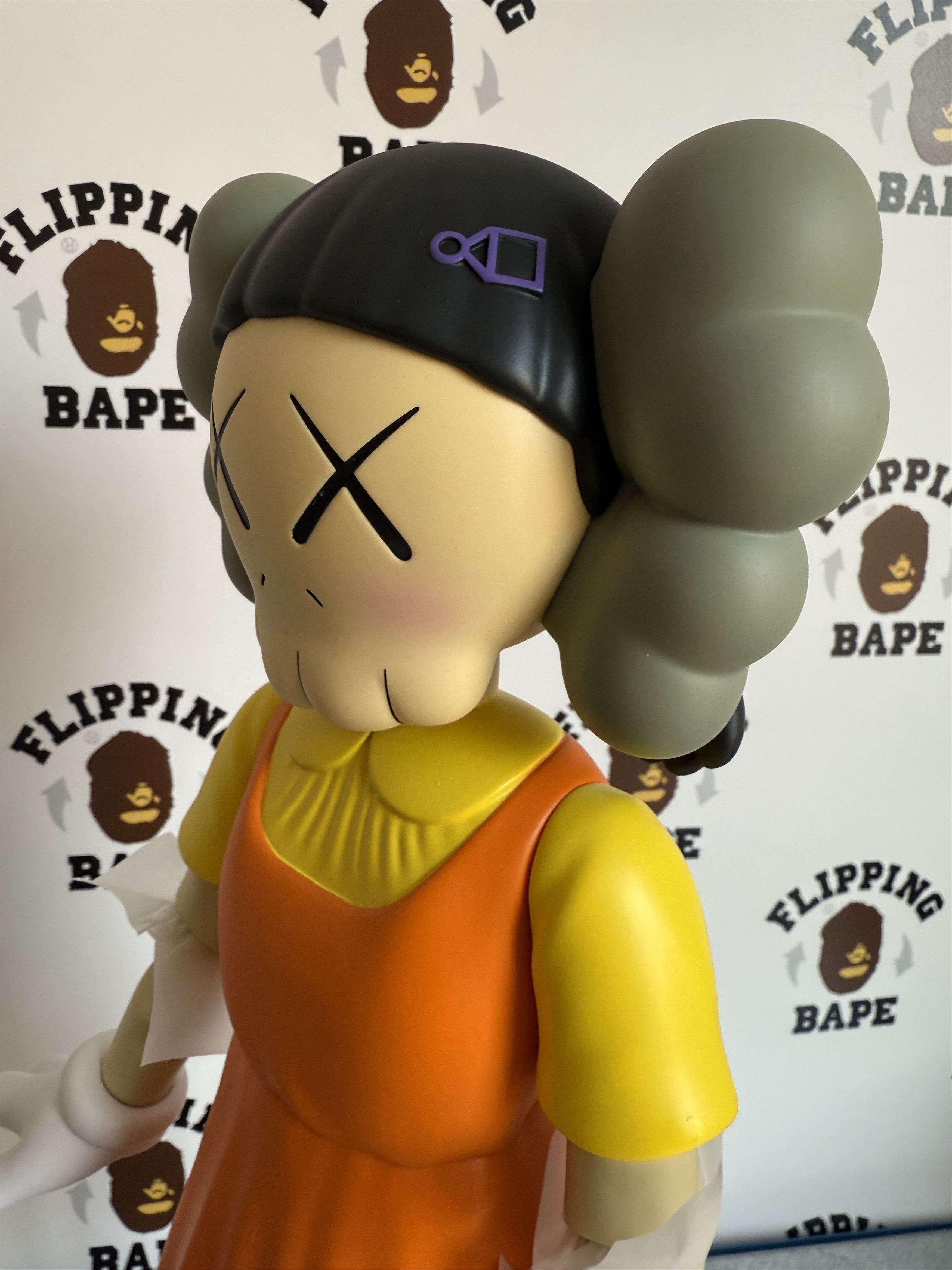 Kaws KAWS YOUNG-HEE Figure (Coloured) Size ONE SIZE - 13 Thumbnail