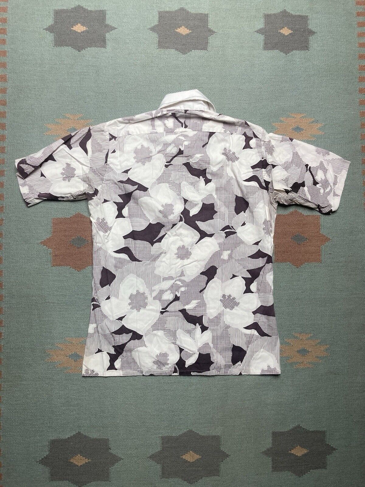Vintage VTG 70s button shirt career club dagger collar camo medium Size US M / EU 48-50 / 2 - 5 Thumbnail