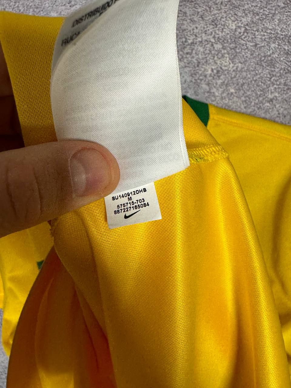 Nike Brazil National Team 2014 Nike Soccer Jersey Medium Size US M / EU 48-50 / 2 - 15 Thumbnail