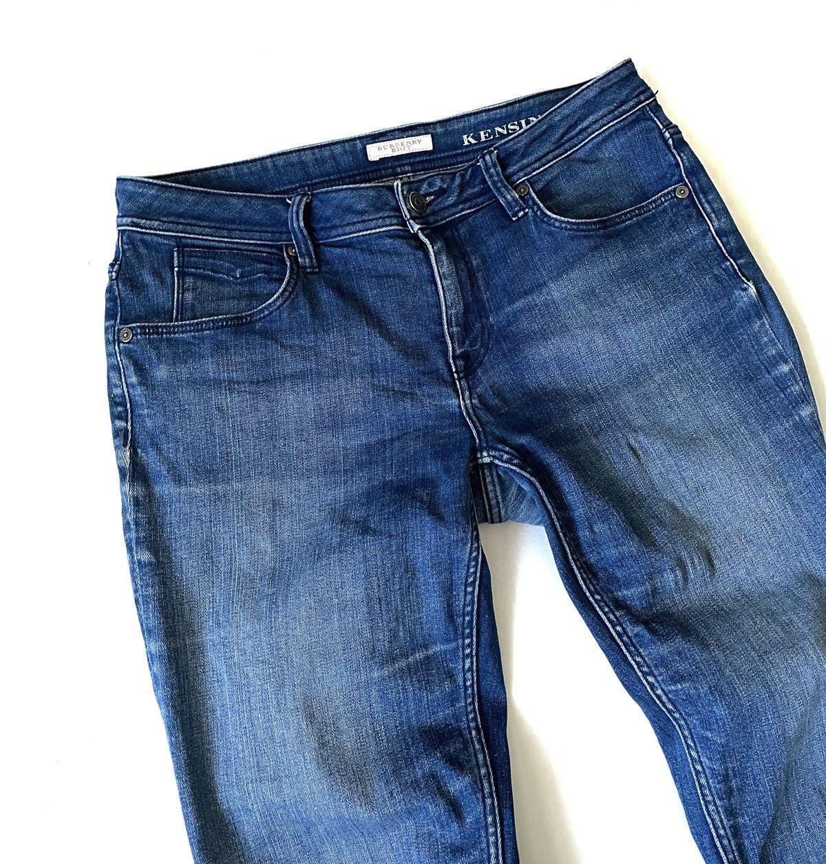 Burberry × Designer Burberry Brit Medium Wash Jeans Kensington Slim 30 Blue Size 30" / US 8 / IT 44 - 2 Thumbnail