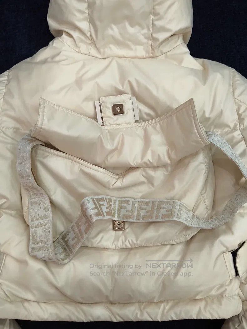 Fendi Fendi Solid color logo patch short hooded down jacket Size M / US 6-8 / IT 42-44 - 4 Thumbnail