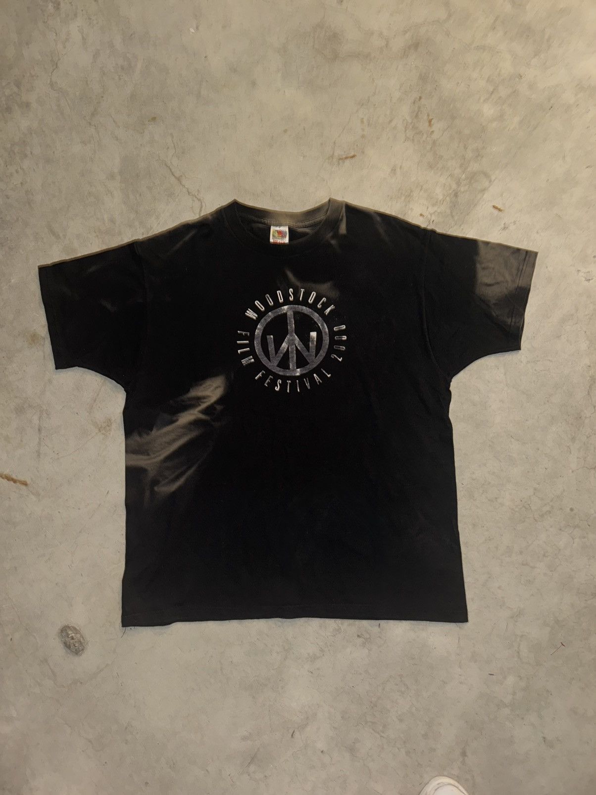 Vintage RARE Vintage 2000 Woodstock Film Festival Sunfaded Tee Size US XL / EU 56 / 4 - 1 Thumbnail