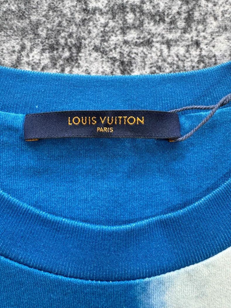 Louis Vuitton Louis Vuitton Blue Sky and White Cloud Short Sleeve Size US S / EU 44-46 / 1 - 3 Thumbnail