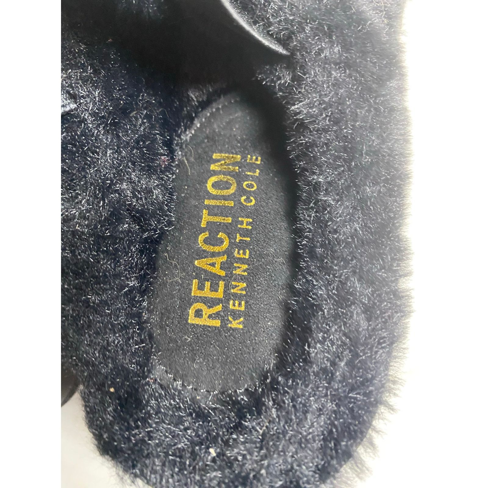 Kenneth Cole NEW Reaction Kenneth Cole Black Fuzzy Slipper 9.5W Size US 9.5 / IT 39.5 - 5 Thumbnail