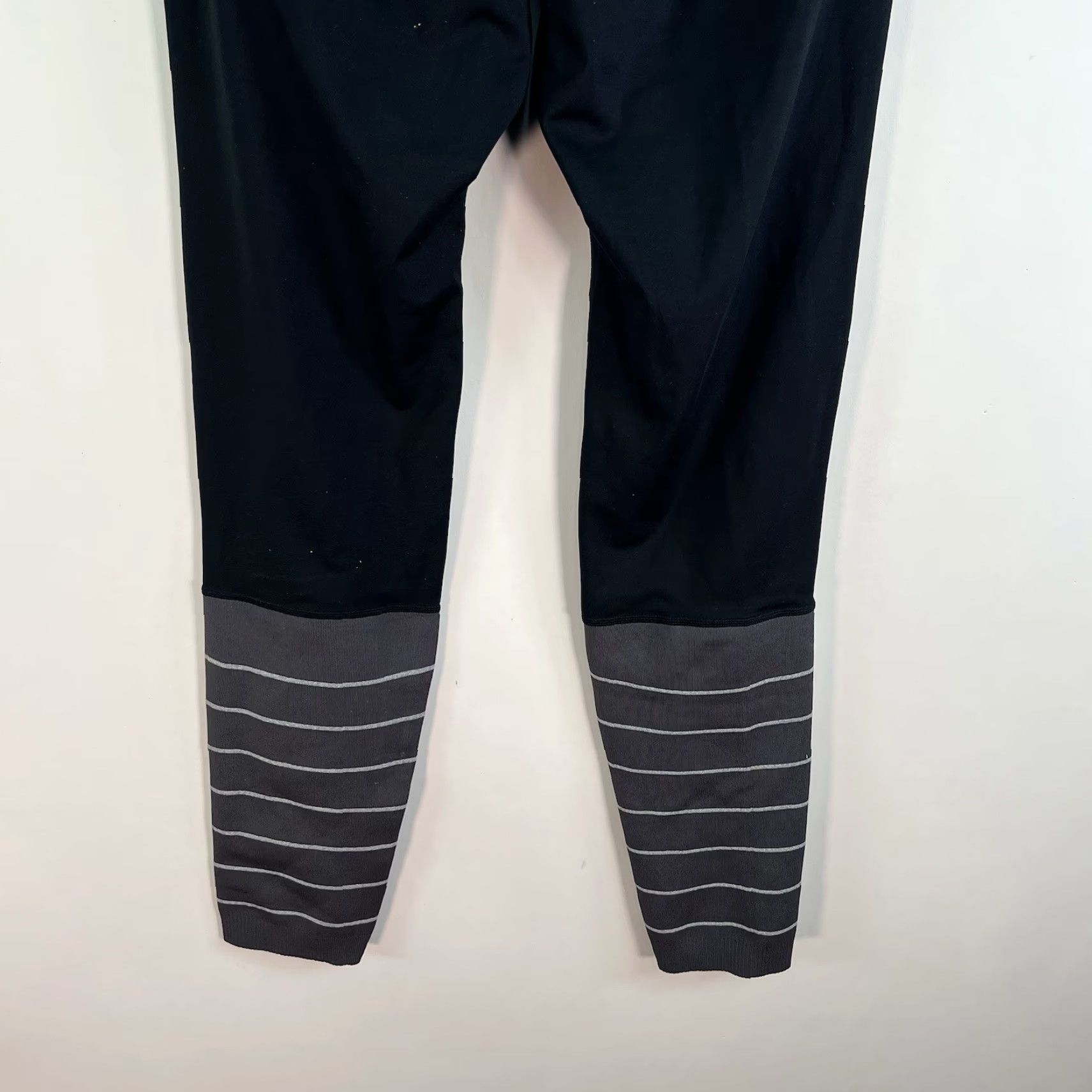 Vintage Roadrunner Korsa Transfer Jogger Athletic Pants Black Striped Men’s Size M Size US 31 - 7 Thumbnail