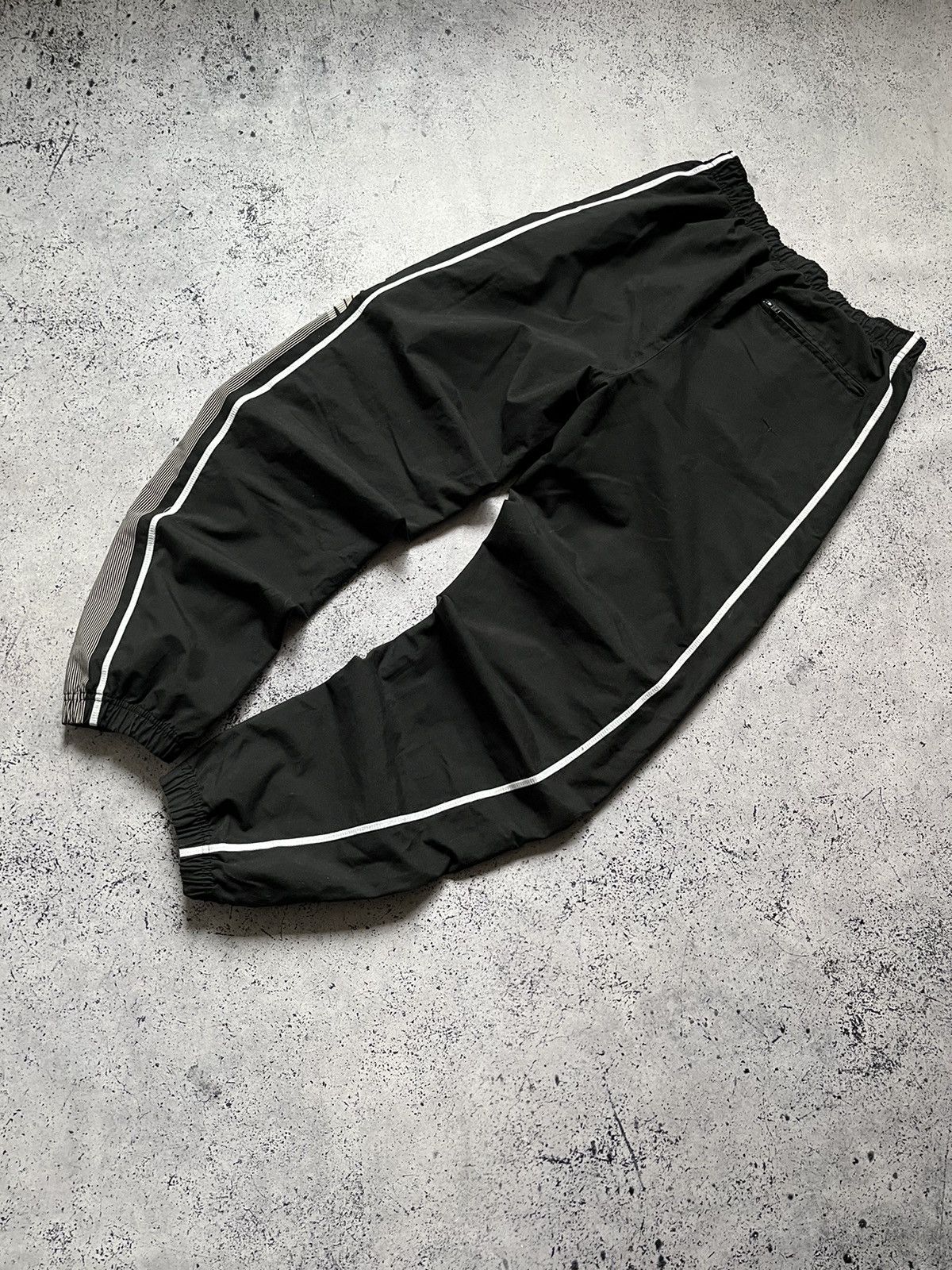 Vintage Vintage Nike Baggy Track Pants Drill Swoosh Big Logo Nylon Size US 32 / EU 48 - 2 Thumbnail