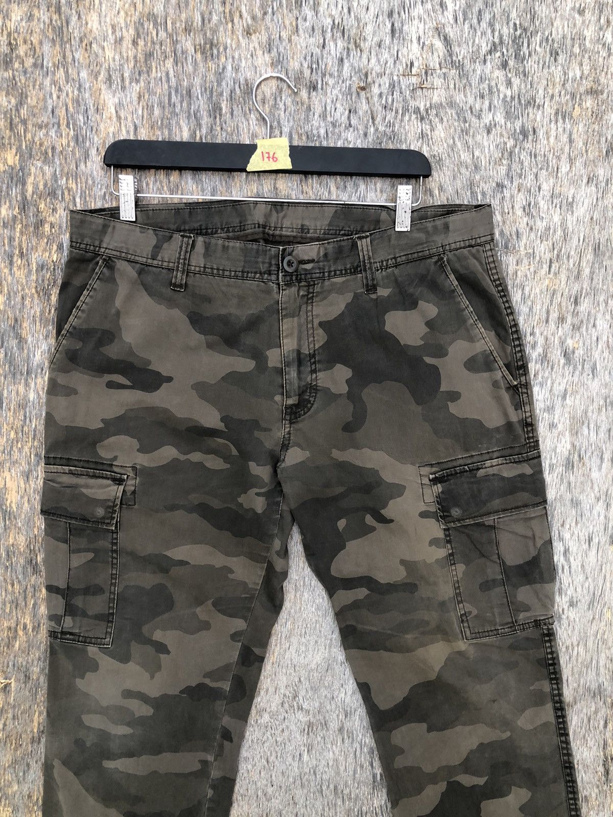 Japanese Brand Camouflage Cargo Multipocket Tactical Utility Pants W37xL37 Size US 37 - 2 Thumbnail