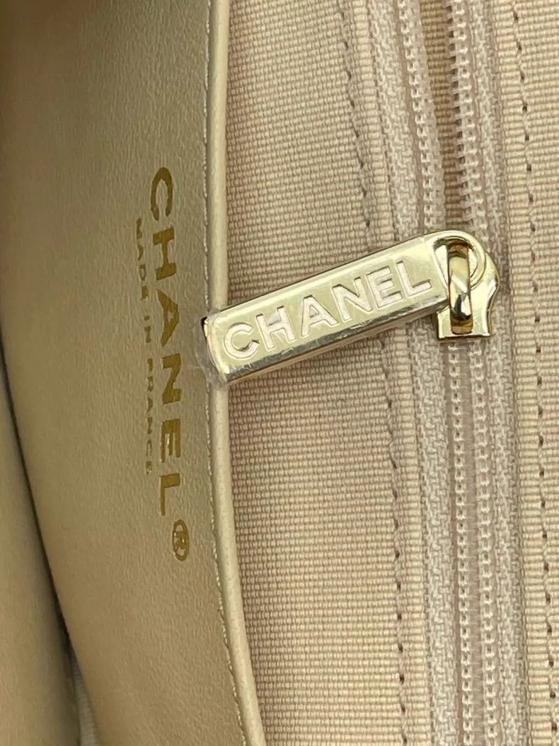 Chanel Chanel 24N Ski Series Plush Chain Bag 2504-Nextarrow Size ONE SIZE - 9 Thumbnail