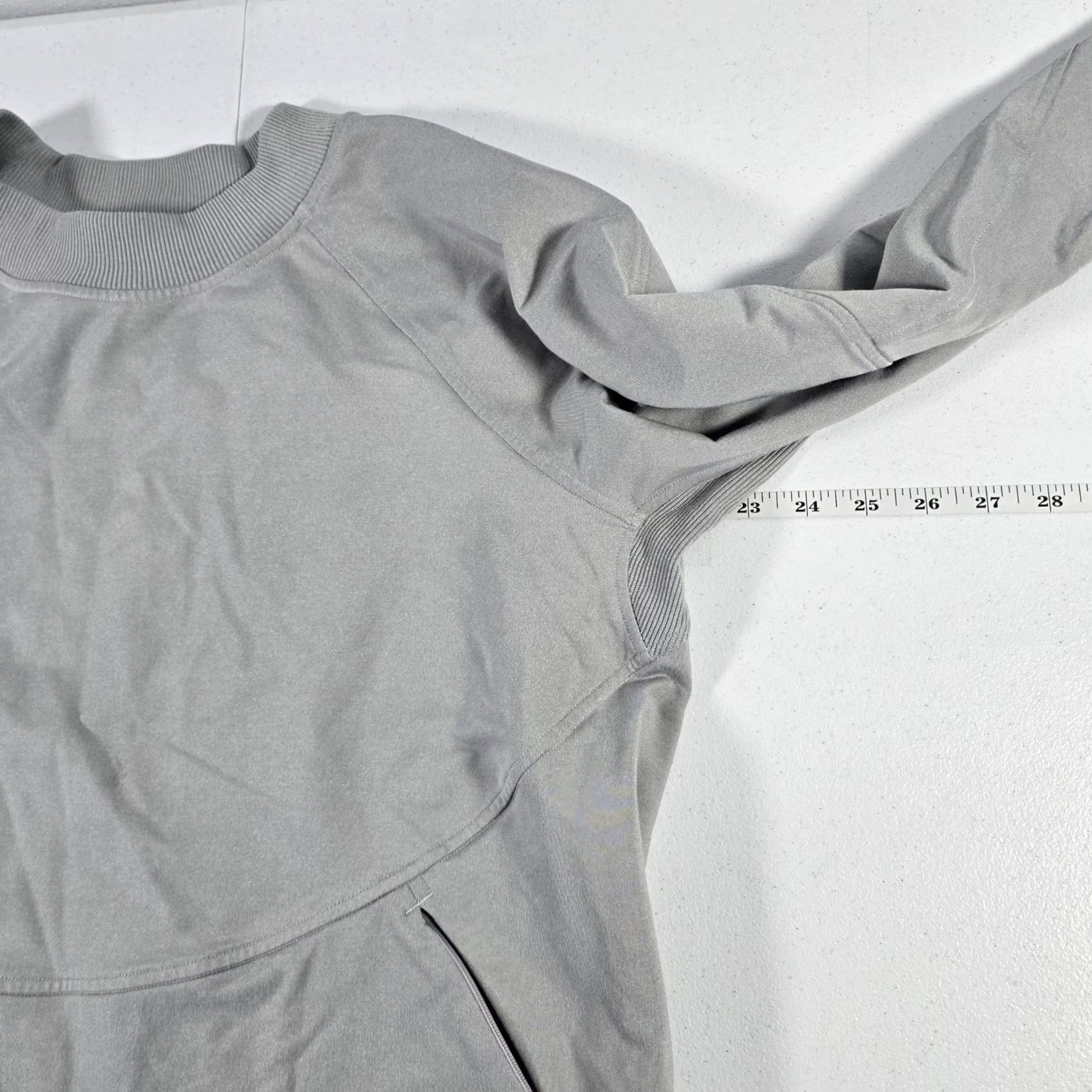 Lululemon Lululemon Softstreme Pullover Grey Size 10 Crew Neck Long Sleeve Sweatshirt Size L / US 10 / IT 46 - 5 Thumbnail
