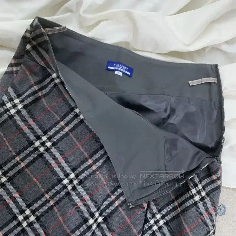 Burberry Burberry Grey Wool Midi Skirt for Women. Size 28" / US 6 / IT 42 - 2 Thumbnail