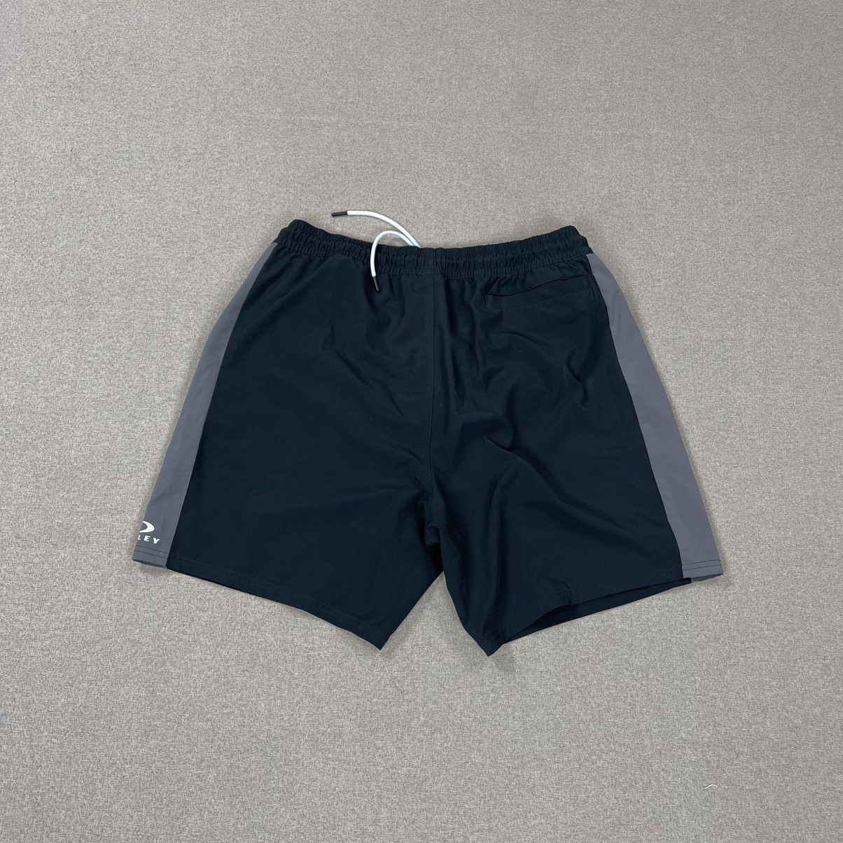Oakley OAKLEY BLACK GREY SWIM SHORTS SWIMWEAR SURF ONEILL BILLABONG Size US 36 / EU 52 - 6 Thumbnail
