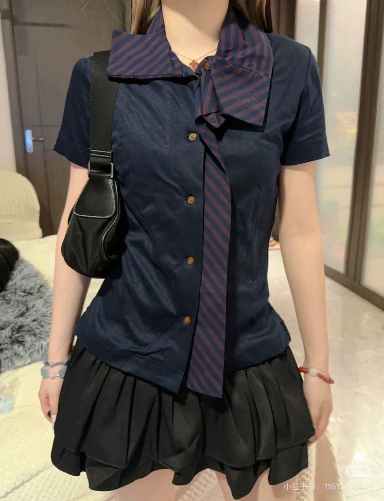 Vivienne Westwood Vivienne Westwood A short-sleeved shirt with a lotus leaf Size S / US 4 / IT 40 - 2 Thumbnail