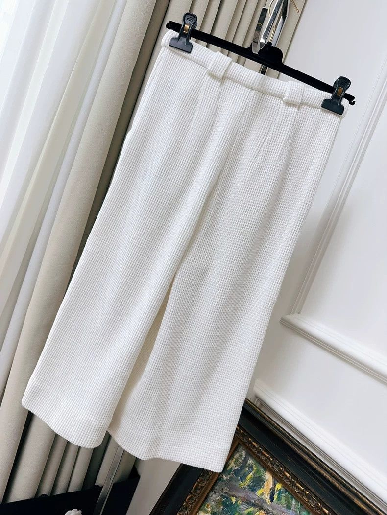 Chanel Chanel 21C white waffle diamond buckle wide-leg trousers Size 42" / US 20 - 2 Thumbnail