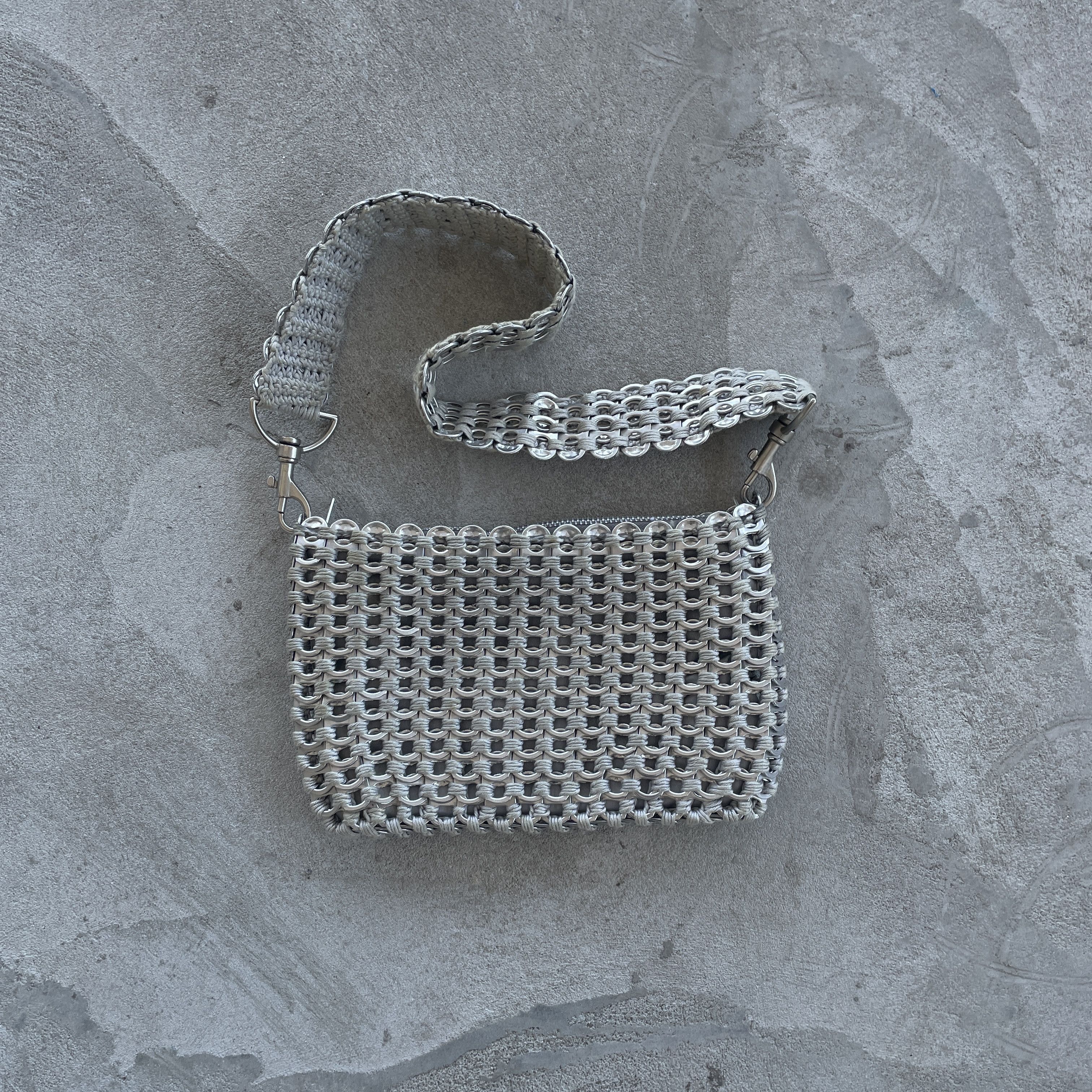 Vintage Vintage Upcycled Pop Tab Bag Silver Metallic Shoulder Bag Size ONE SIZE - 1 Thumbnail