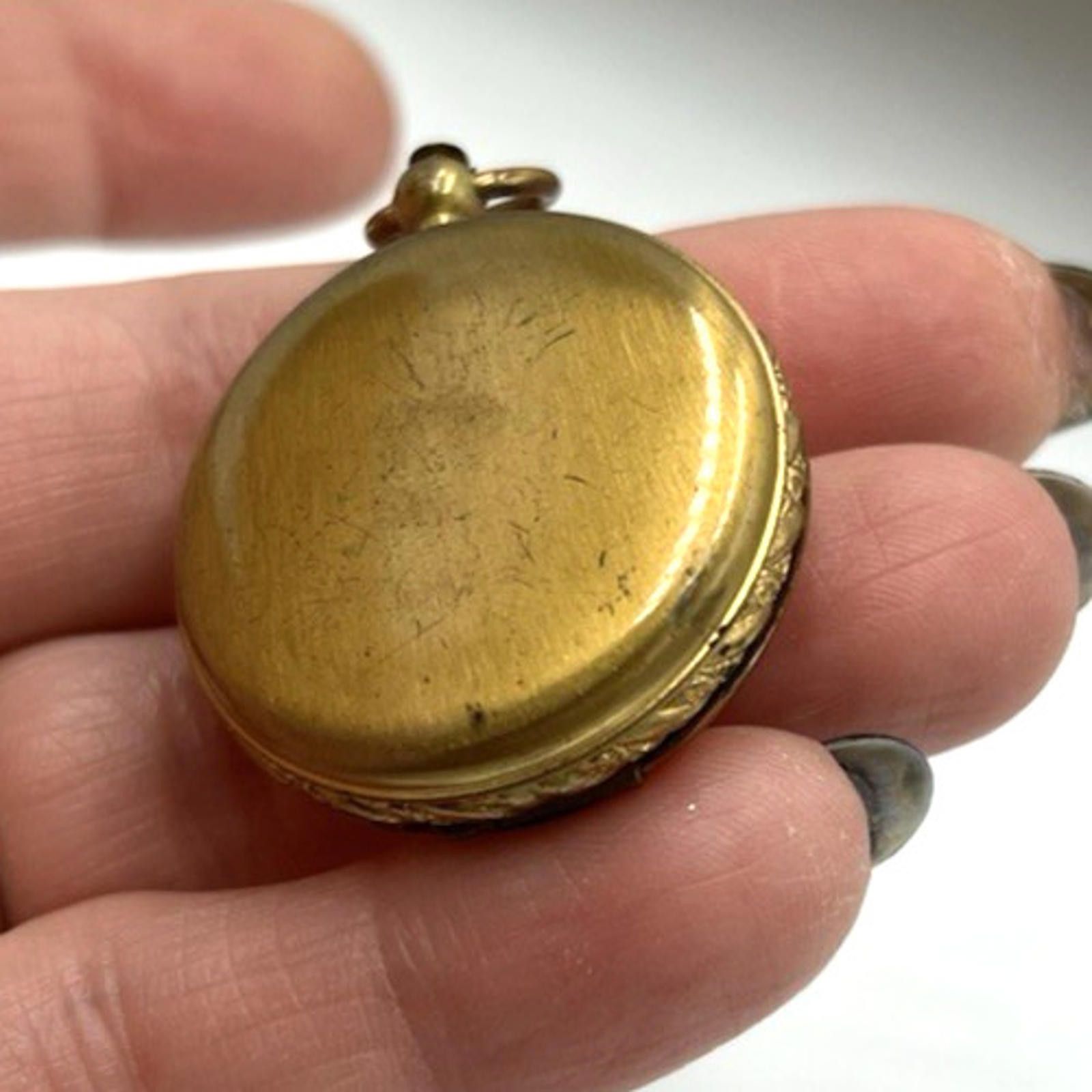 Other Antique Mourner Locket Pendant ROUND Enamel Flowers Size ONE SIZE - 2 Thumbnail