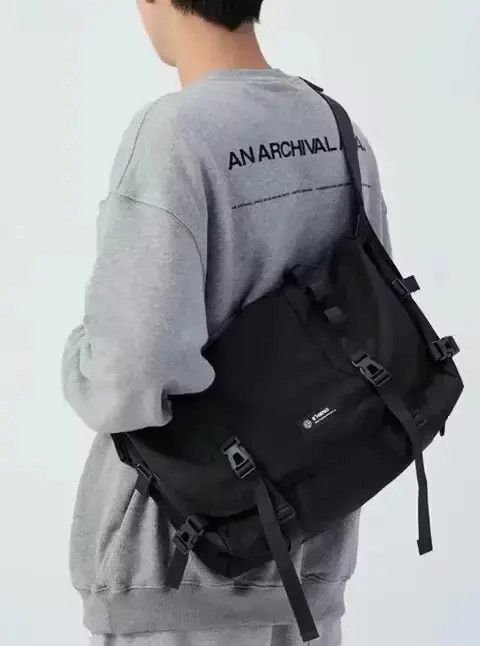 Fashion Hip Hop Waterproof Messenger Shoulder Bag in Black, Men's