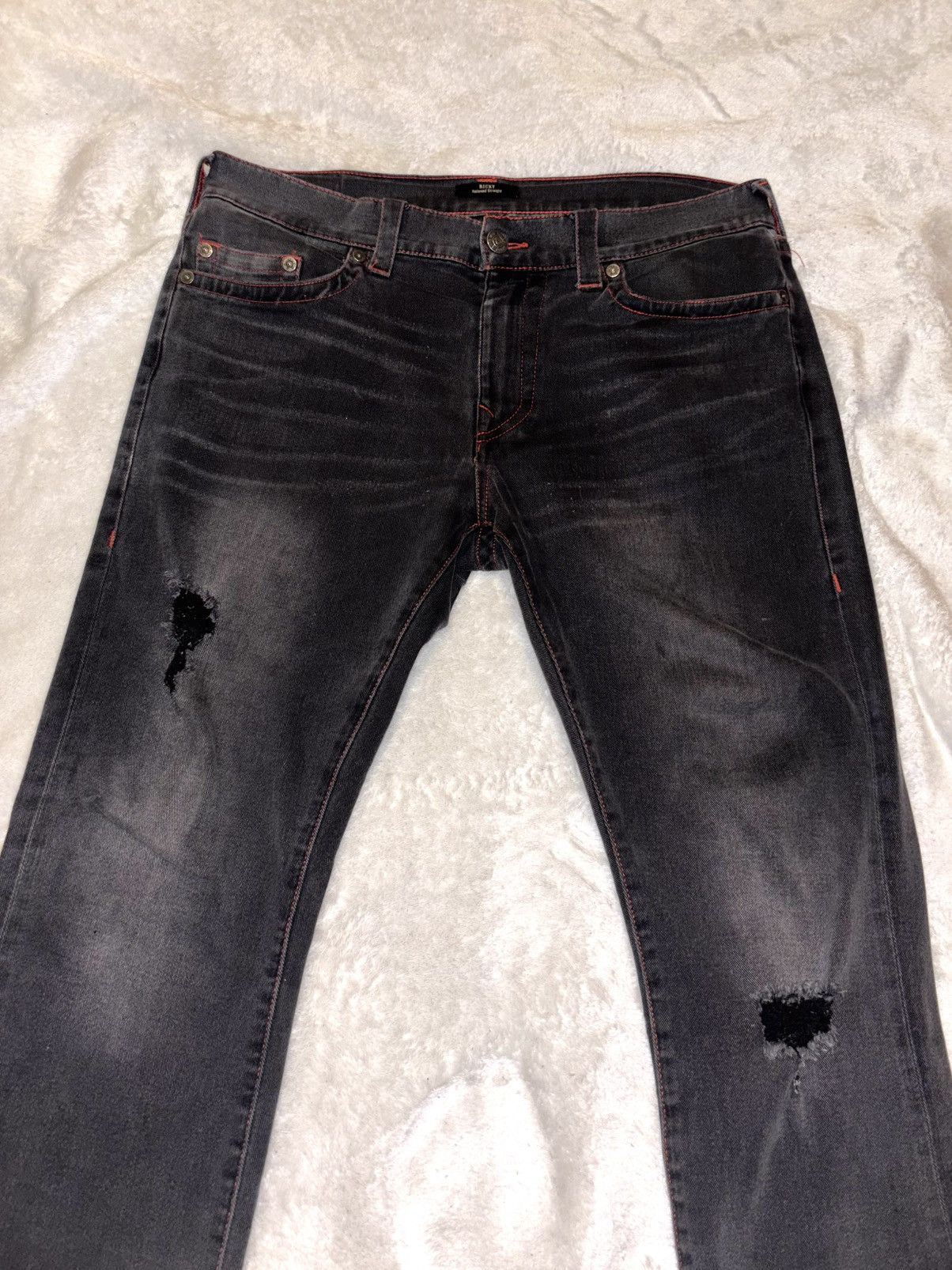 True Religion Rare Distressed Black True religion jean with red stitching Size US L / EU 52-54 / 3 - 2 Thumbnail