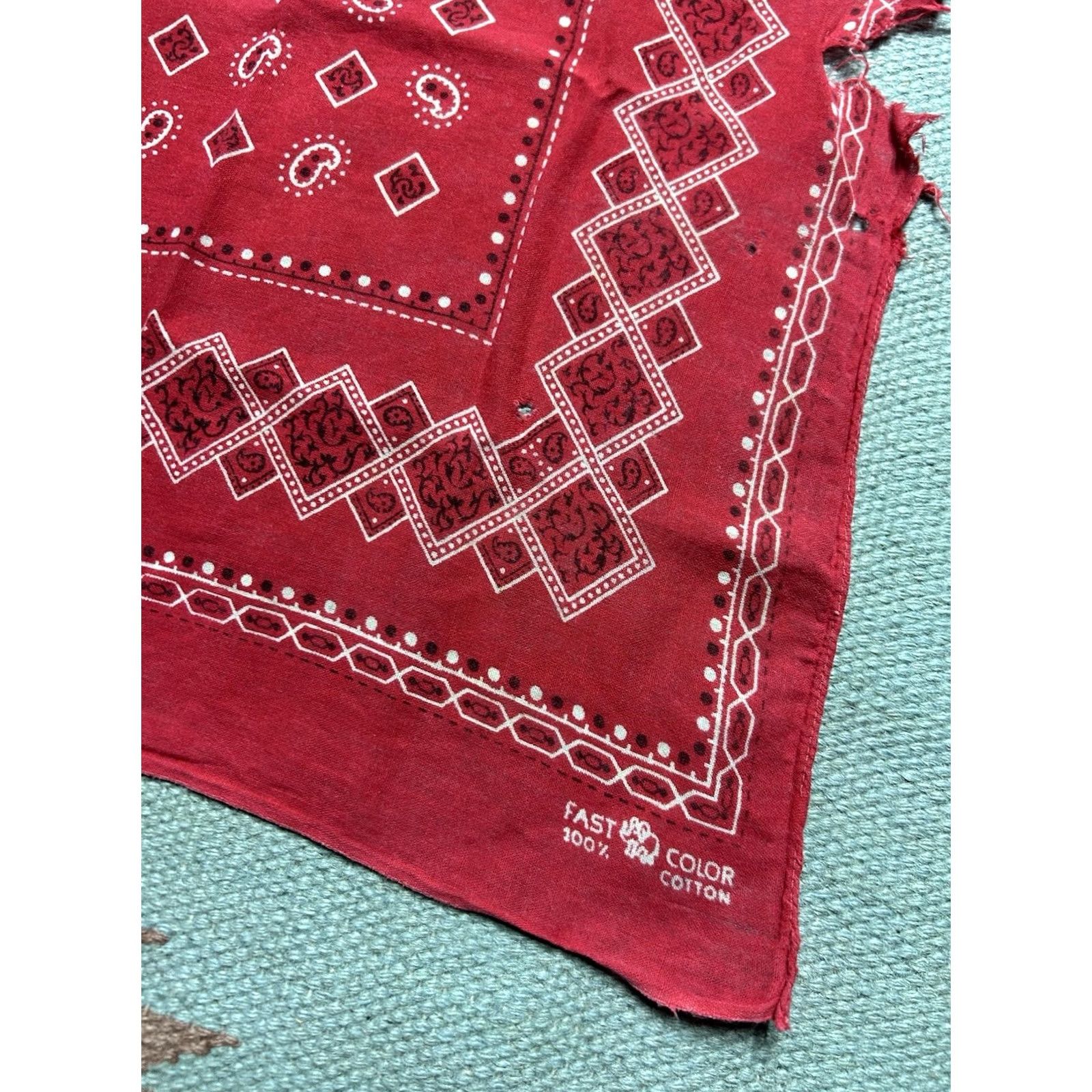 Vintage VINTAGE 1950s Elephant Bandana Shirt Trunk Up Distressed Red Selvedge Mens Size ONE SIZE - 2 Thumbnail